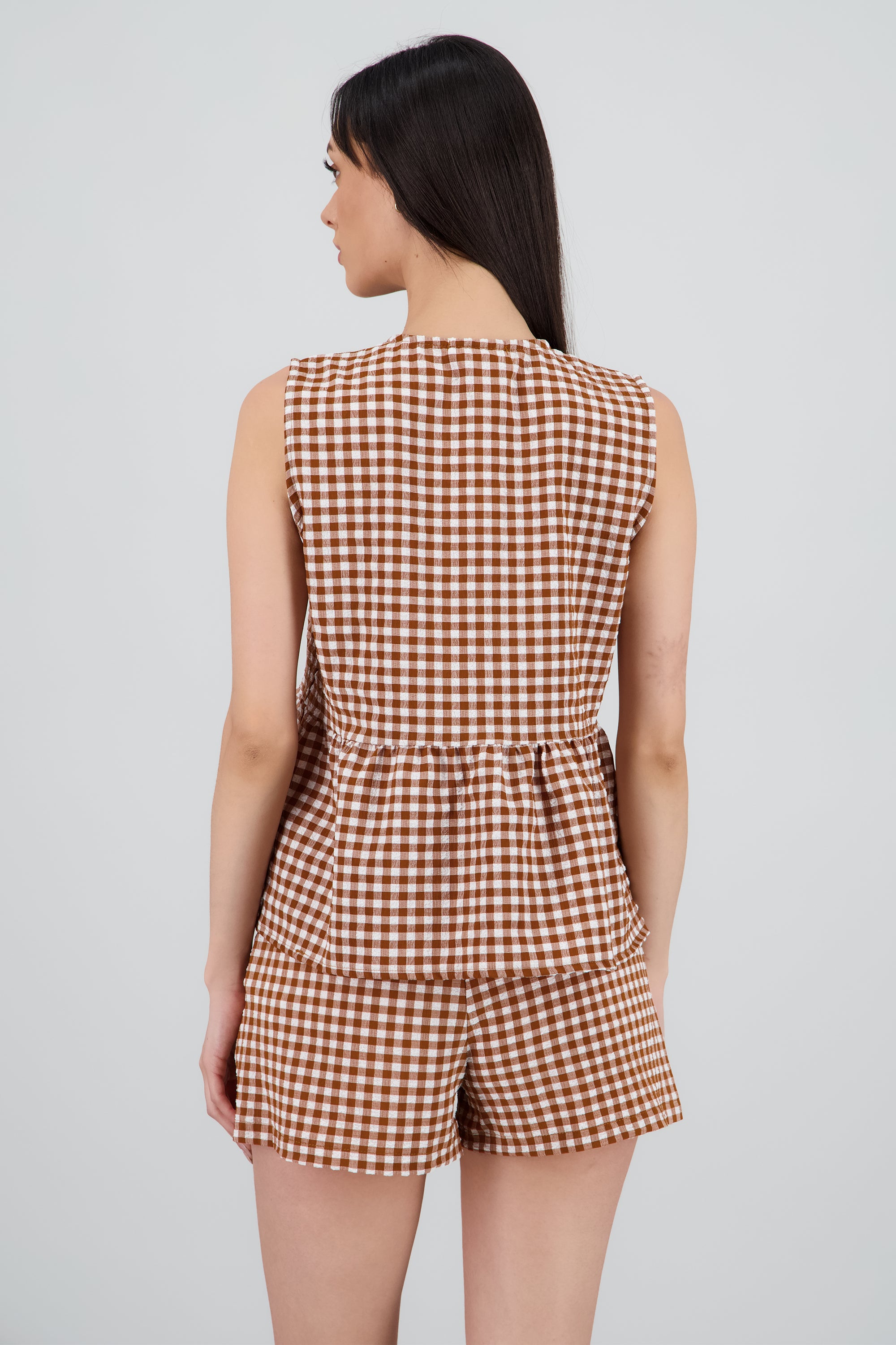 Blusa sin manga olan detalle cuadros CAFE COMBO