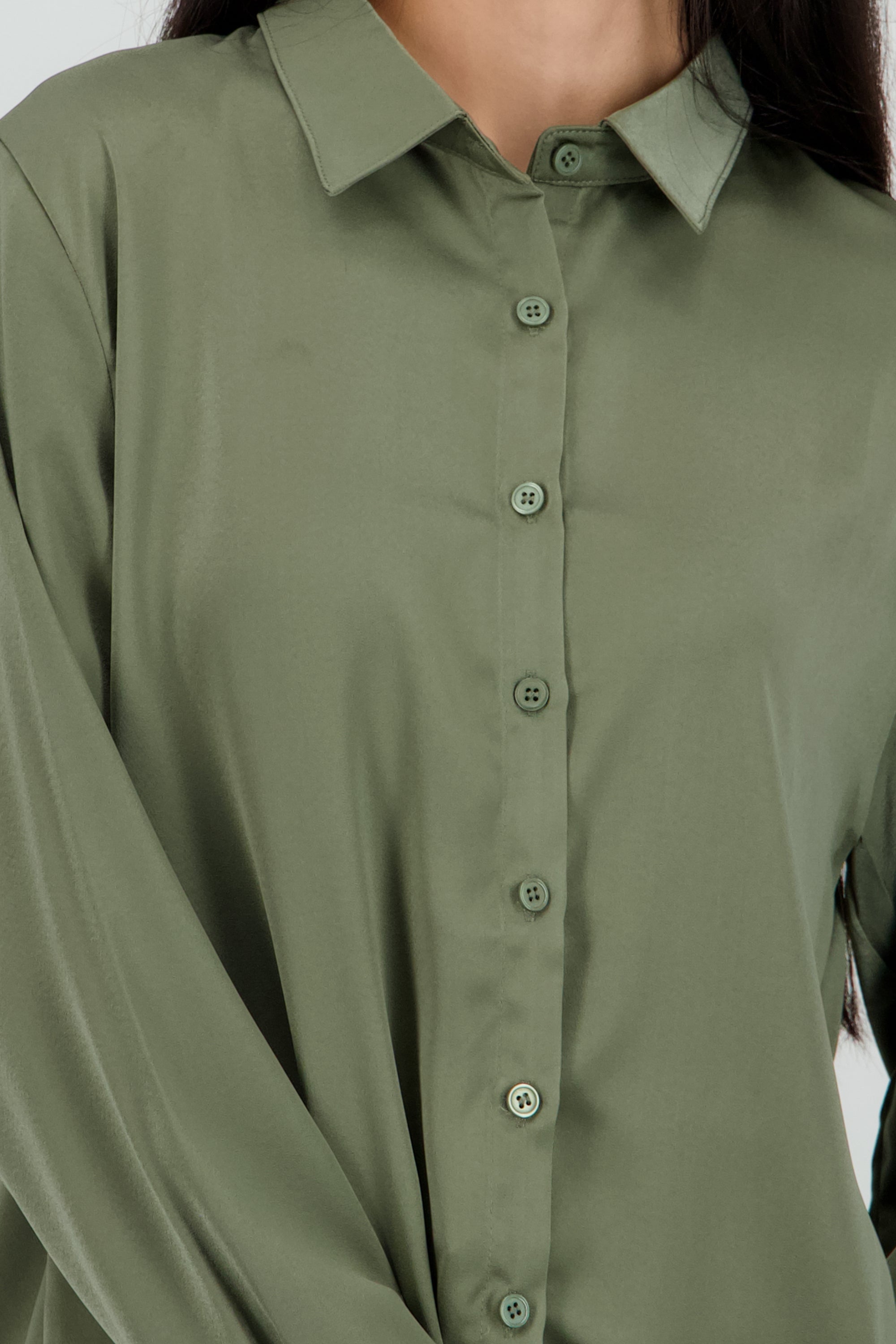 Camisa botones satinada OLIVO