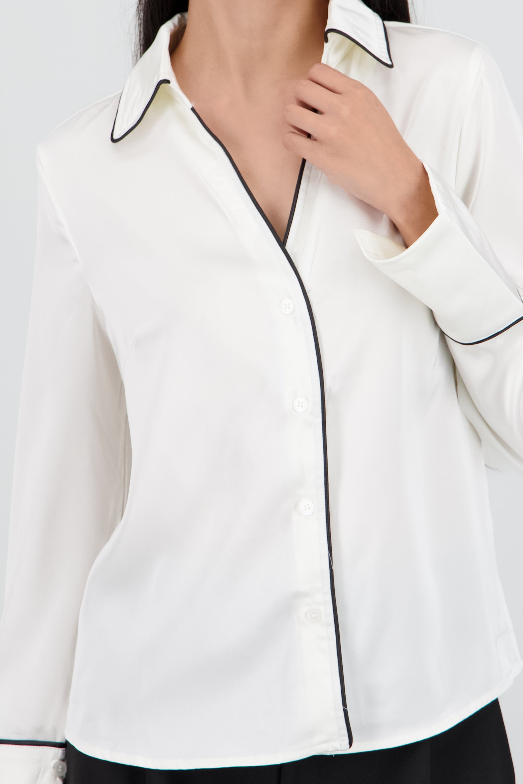 Camisa satinada detalle contraste BLANCO COMBO