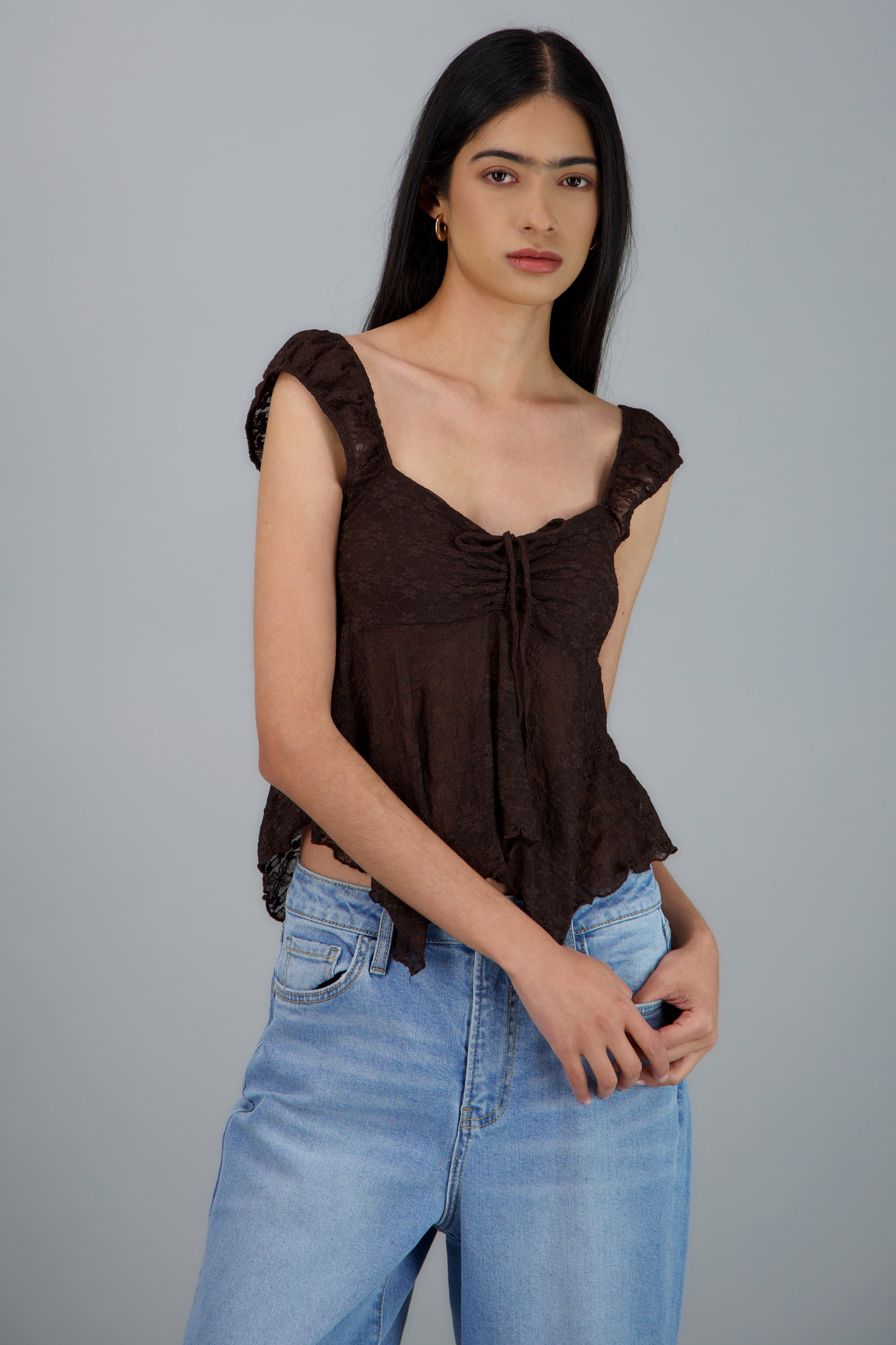 Blusa encaje asimetrica manga corta CHOCOLATE