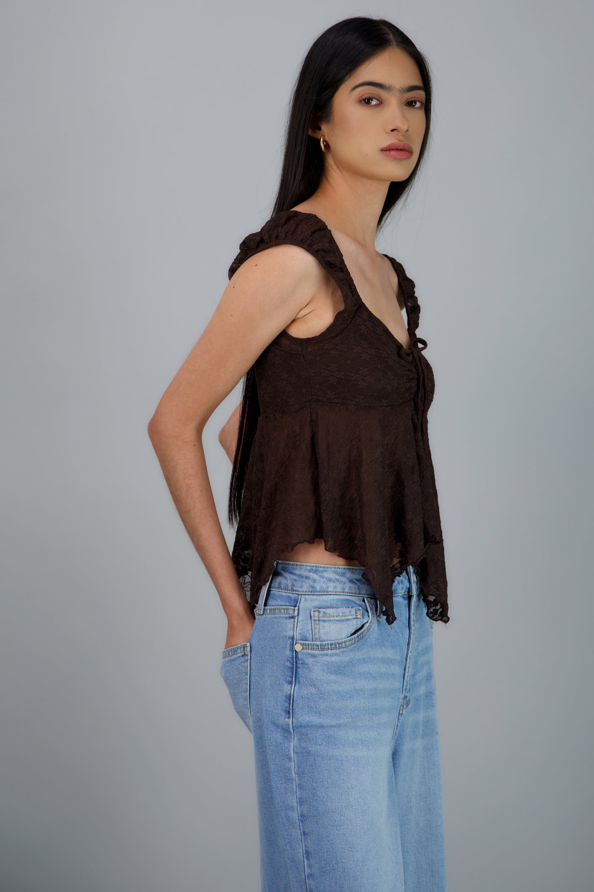 Blusa encaje asimetrica manga corta CHOCOLATE