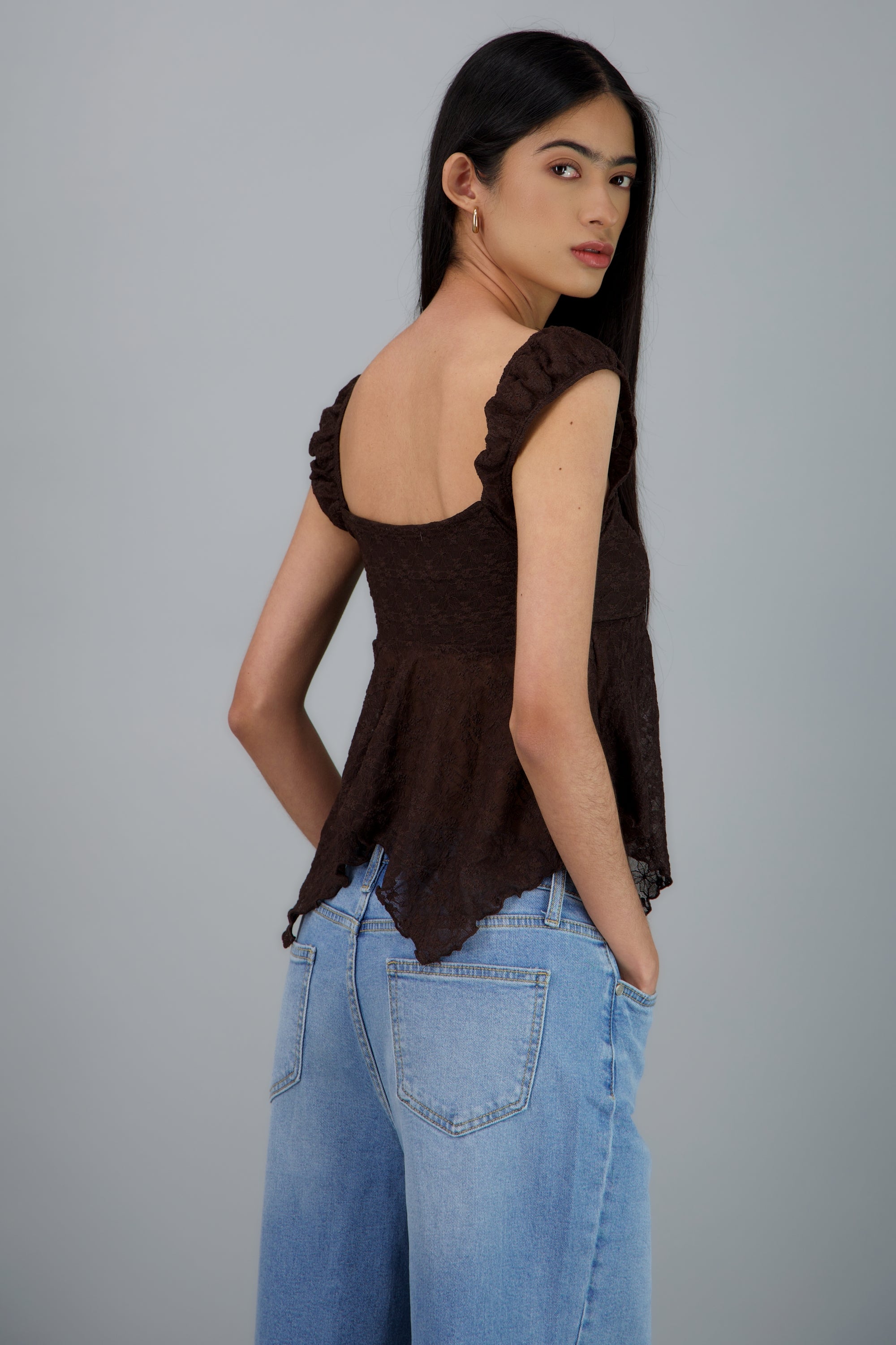 Blusa encaje asimetrica manga corta CHOCOLATE