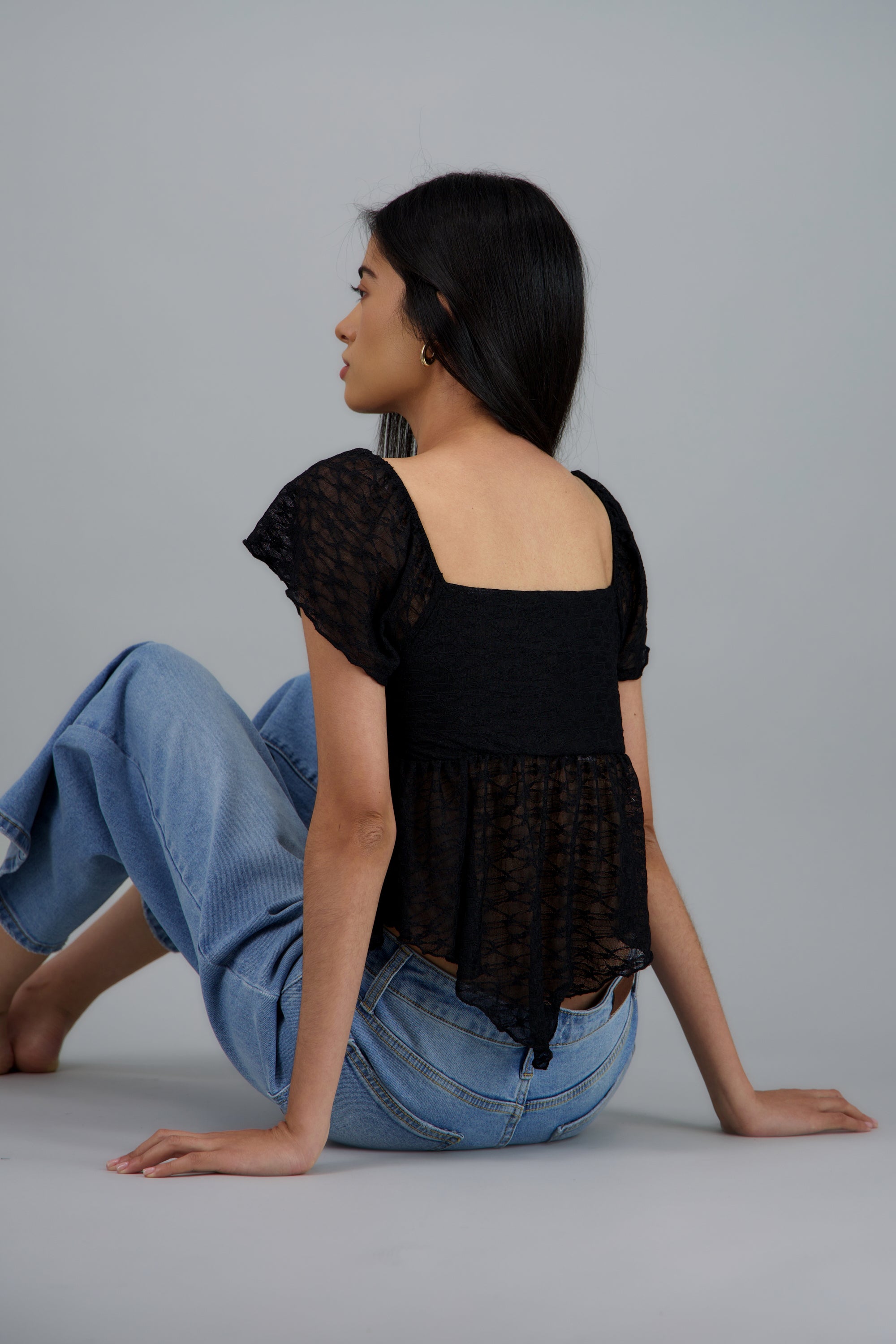 BLUSA MANGA CORTA ASIMETRICA DETALLE NUDO NEGRO