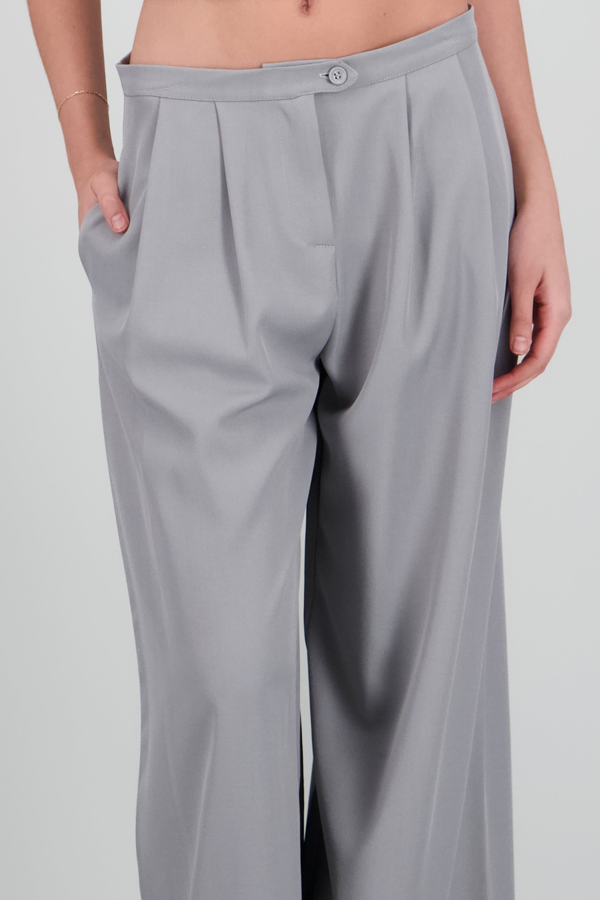 Pantalon pinzas amplio GRIS CLARO