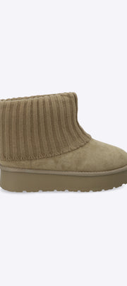 Bota invierno calceta tejida