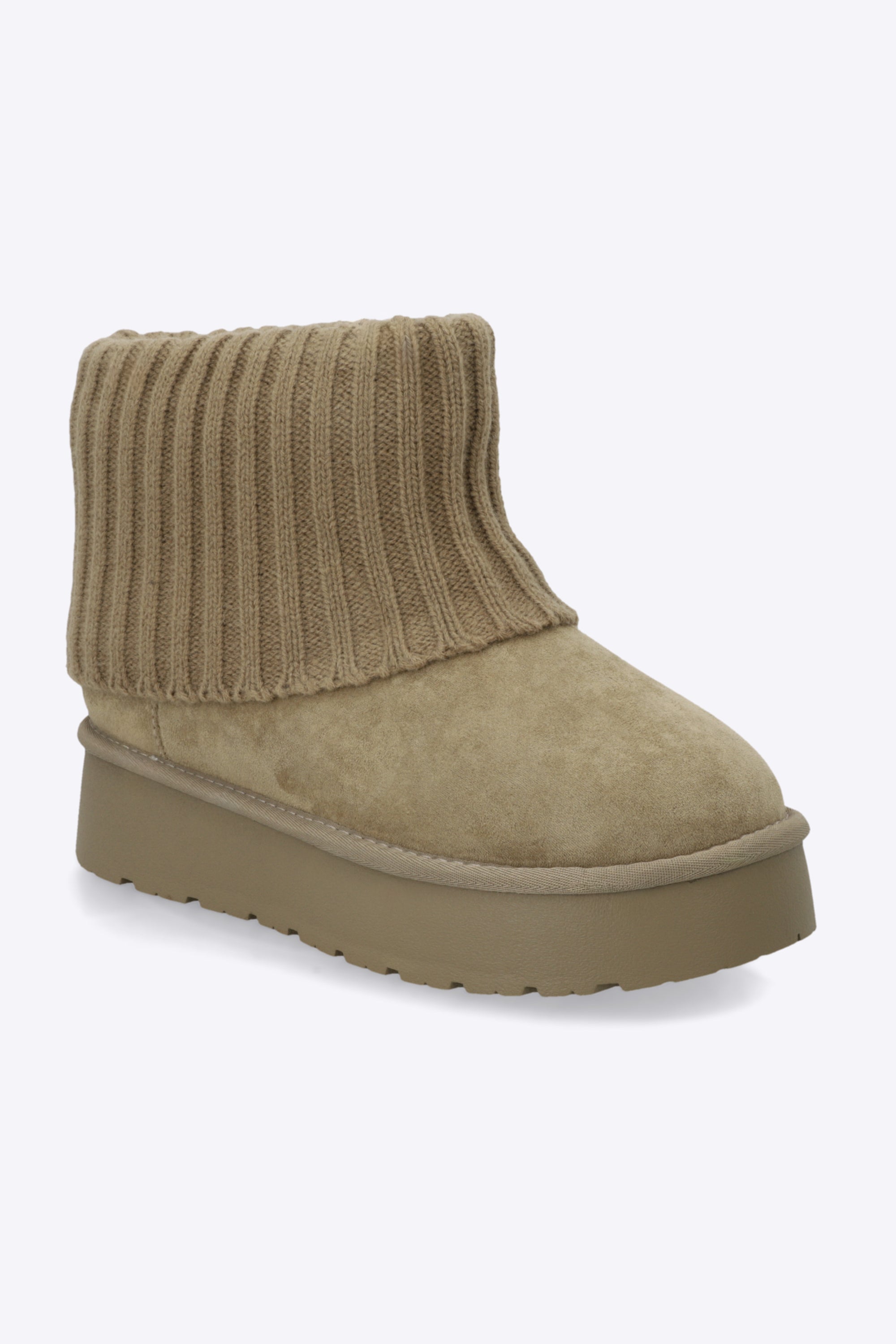 Bota invierno calceta tejida