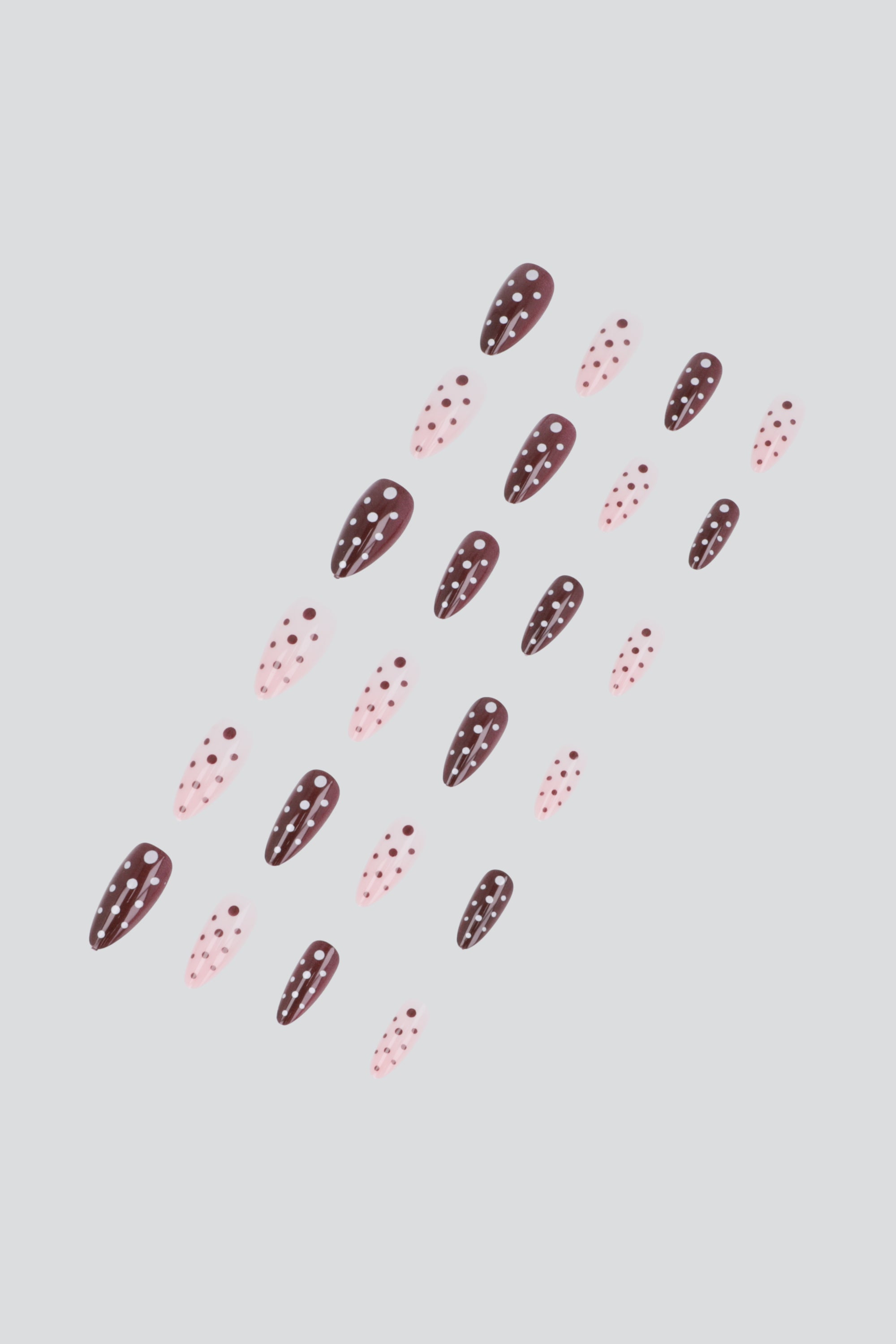 Set 24 uñas polka contraste VINO