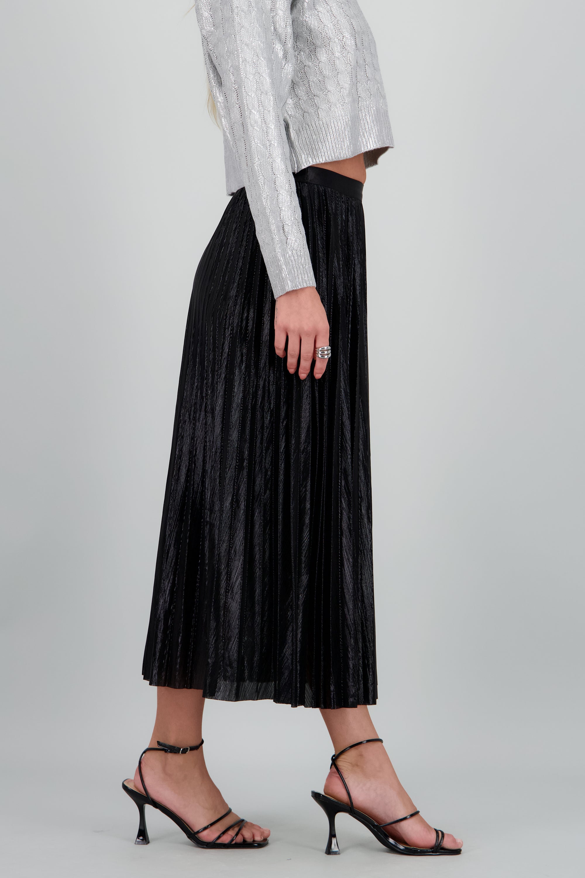 Falda midi tableada NEGRO