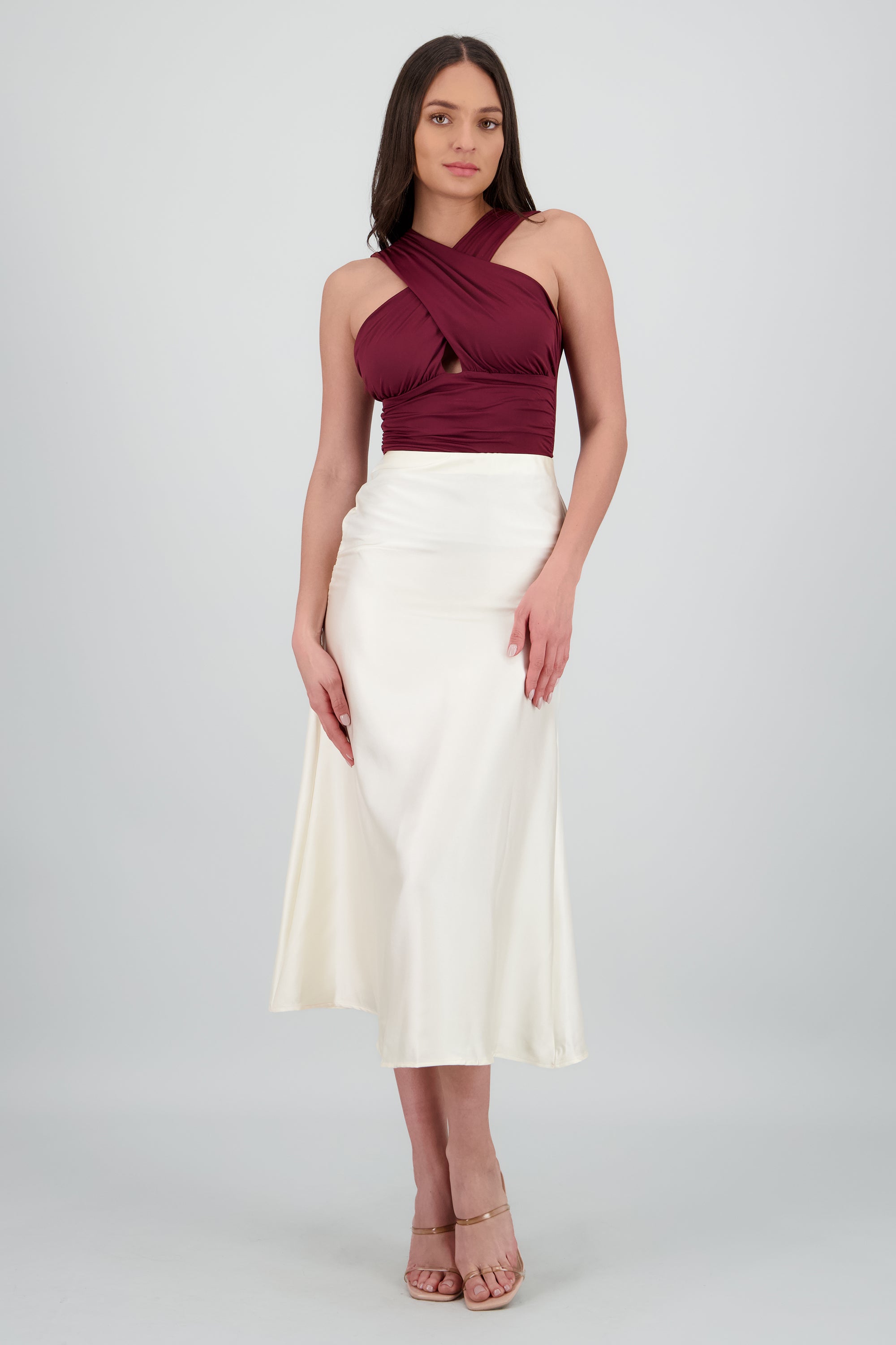 Falda midi satinada lisa HUESO