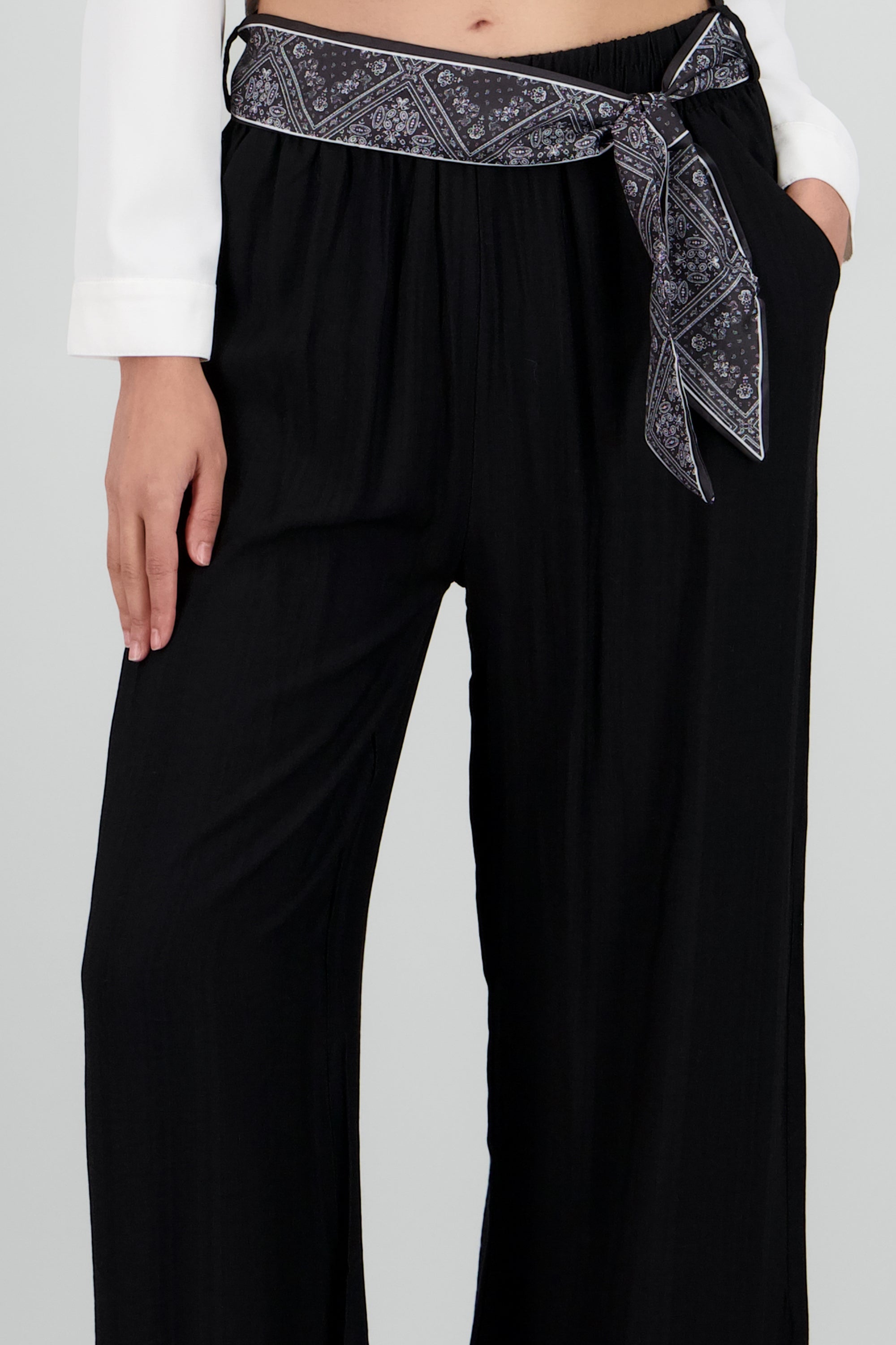 Pantalon wide leg detalle cinturon NEGRO