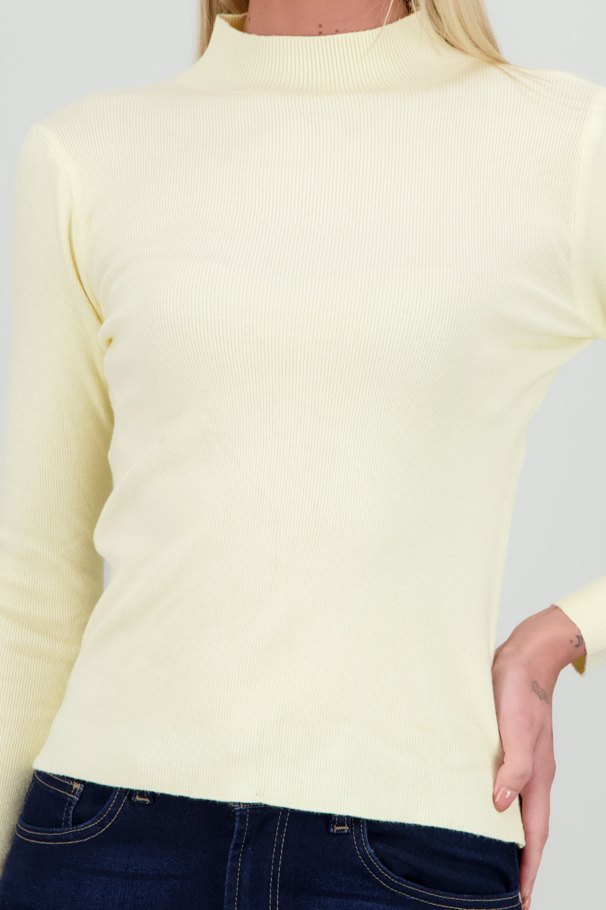 Sueter cuello alto AMARILLO PASTEL