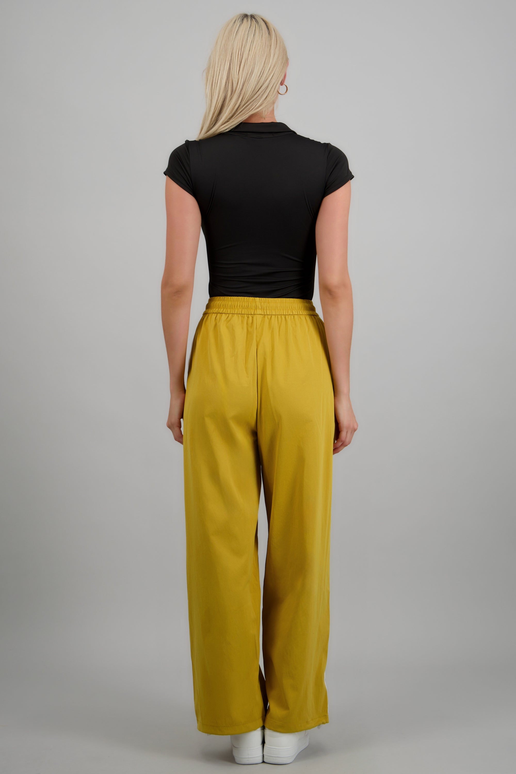Pantalon rayas en costados MOSTAZA