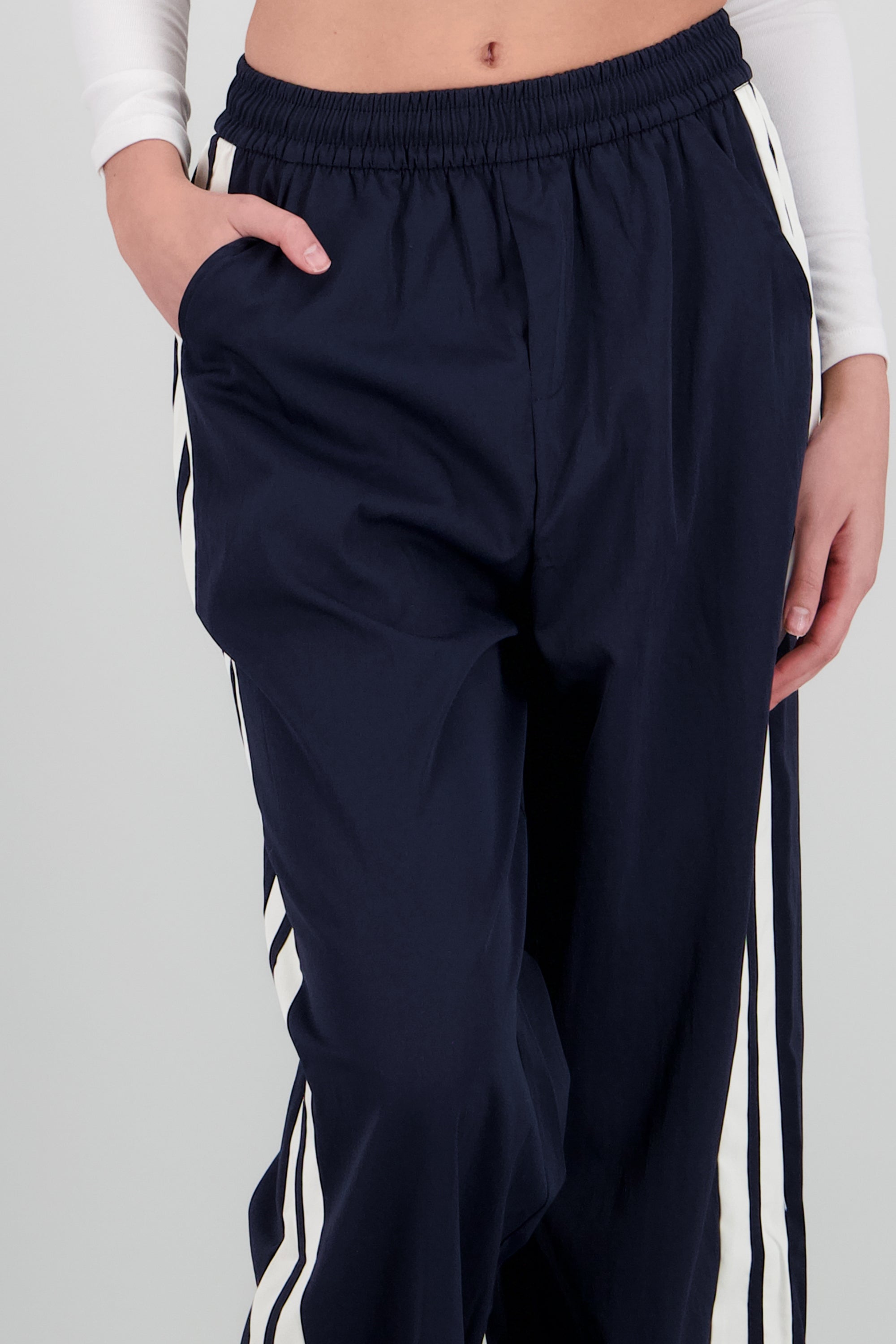 Pantalon rayas en costados MARINO