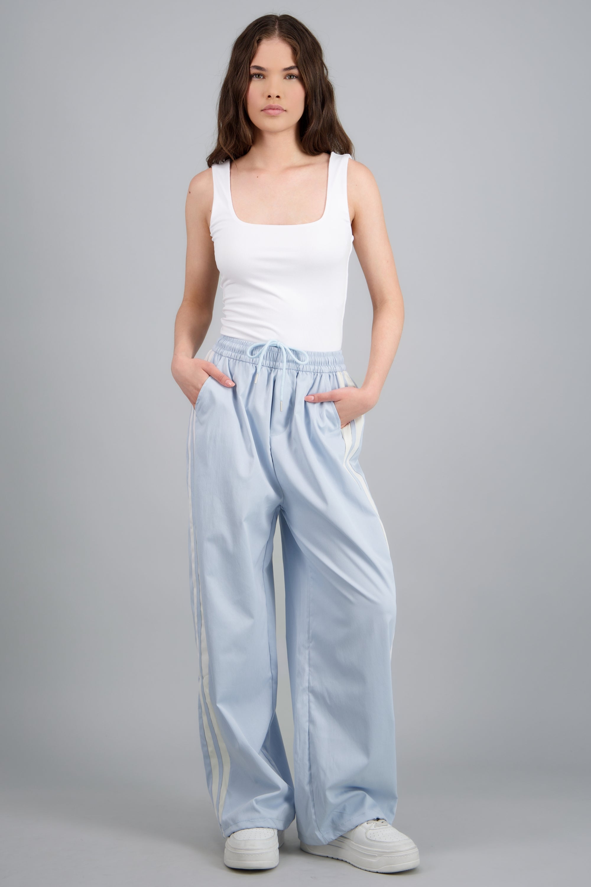Pantalon rayas en costados AZUL PASTEL