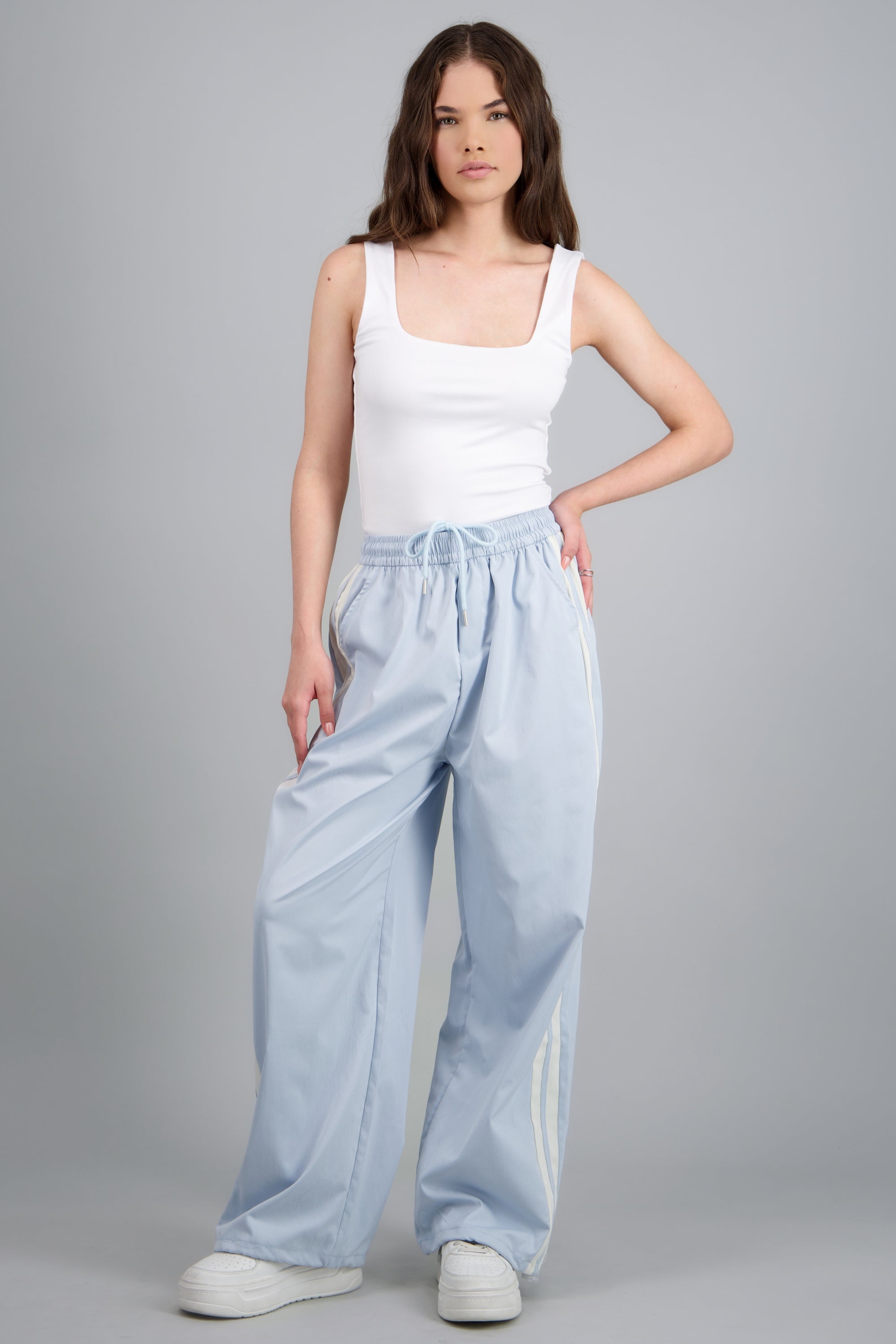 Pantalon rayas en costados AZUL PASTEL