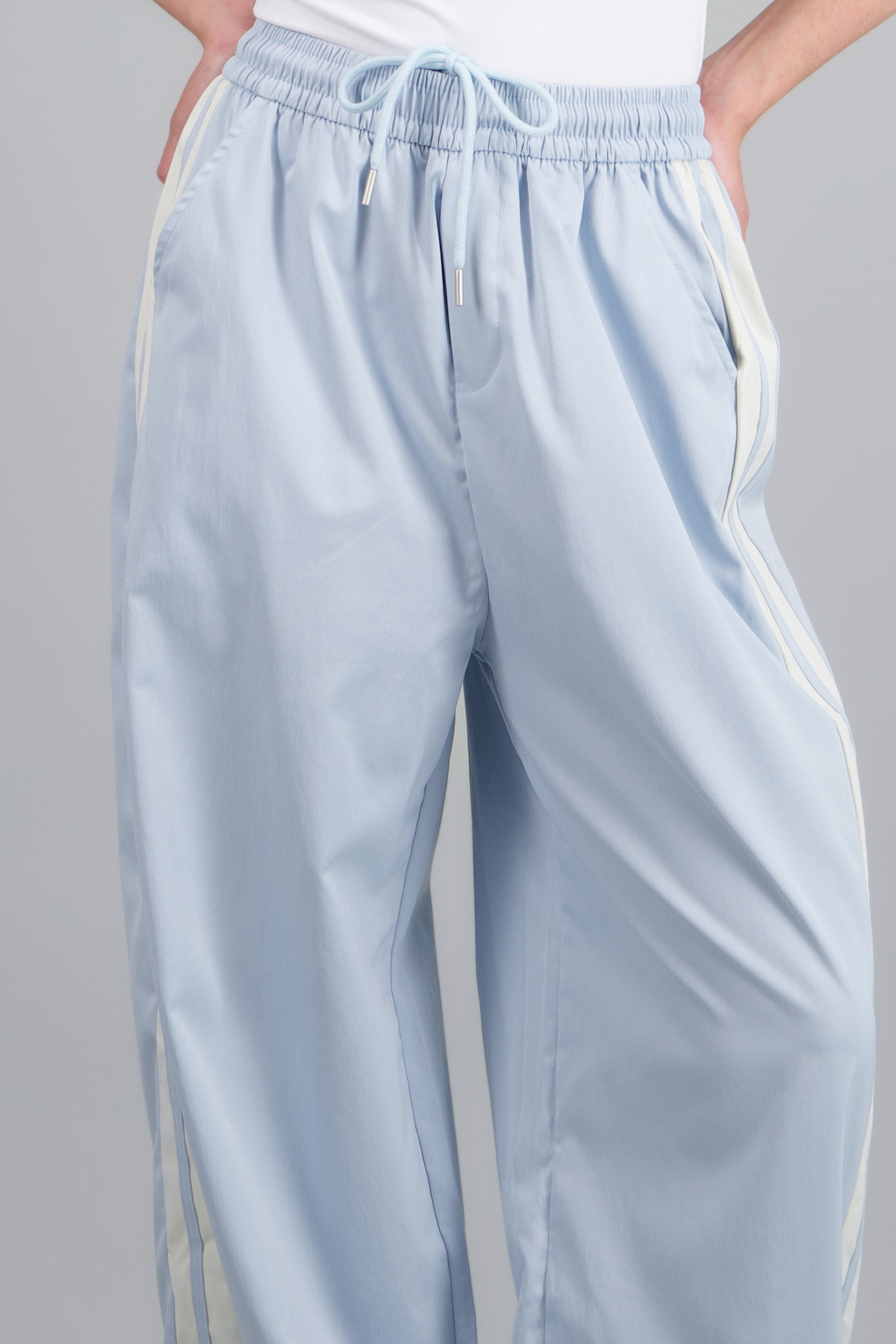 Pantalon rayas en costados AZUL PASTEL