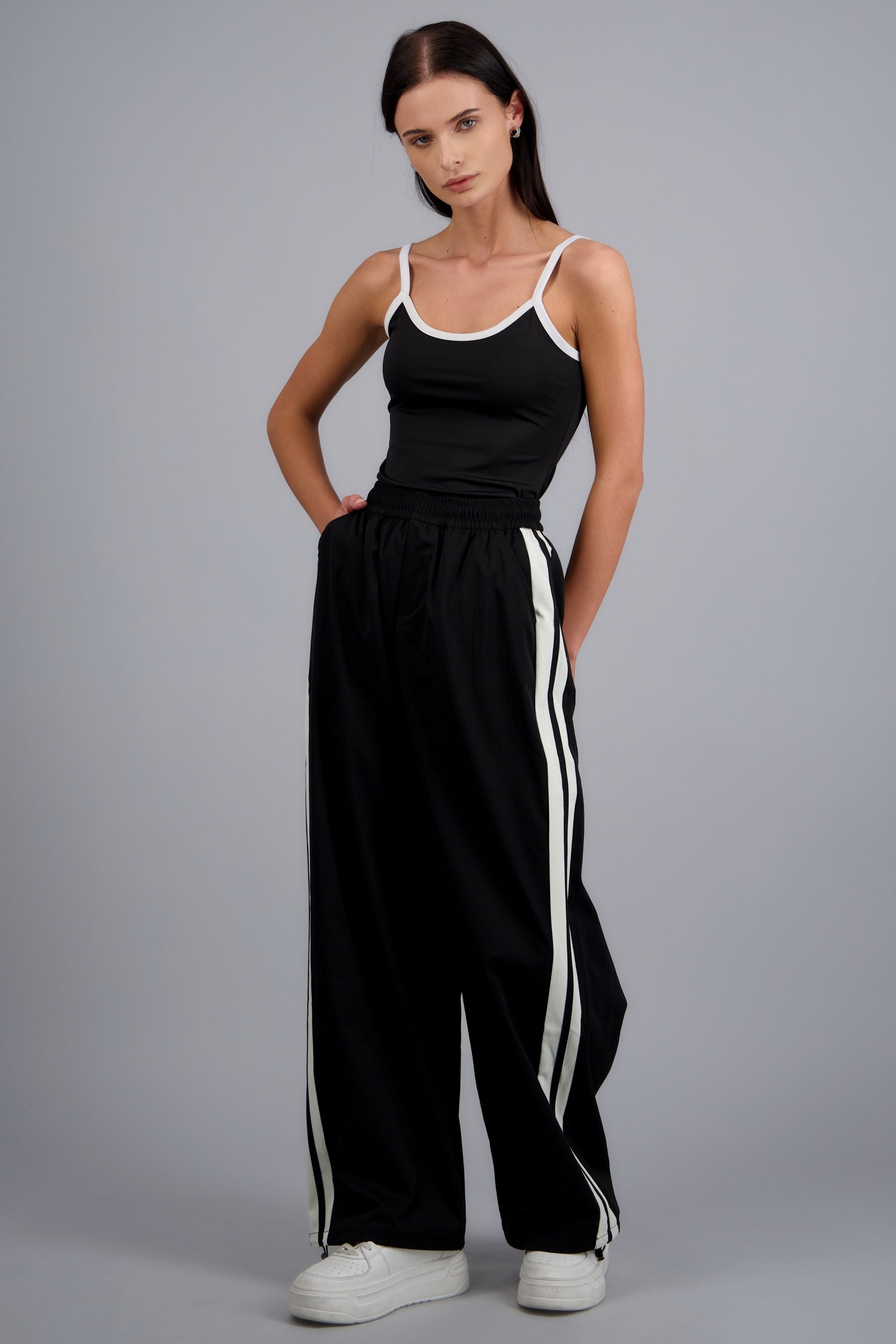 Pantalon rayas en costados NEGRO
