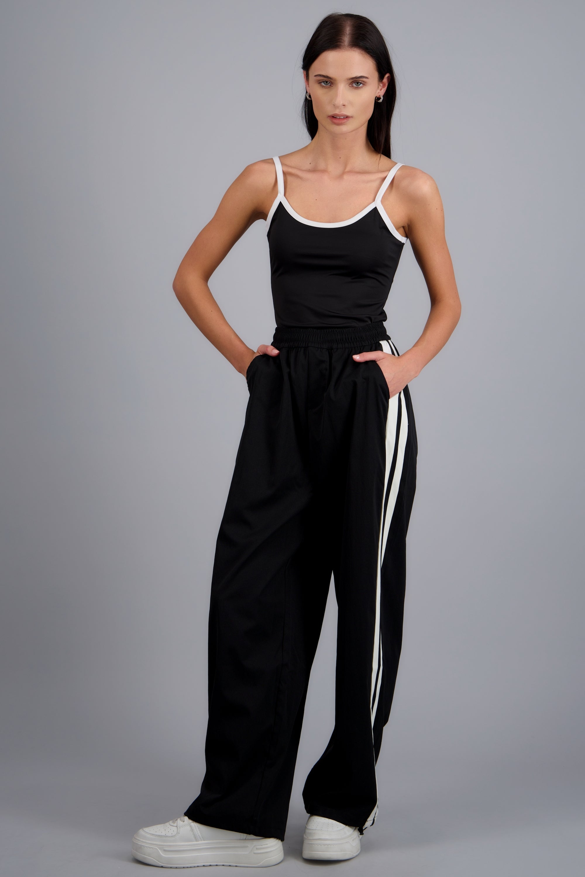 Pantalon rayas en costados NEGRO