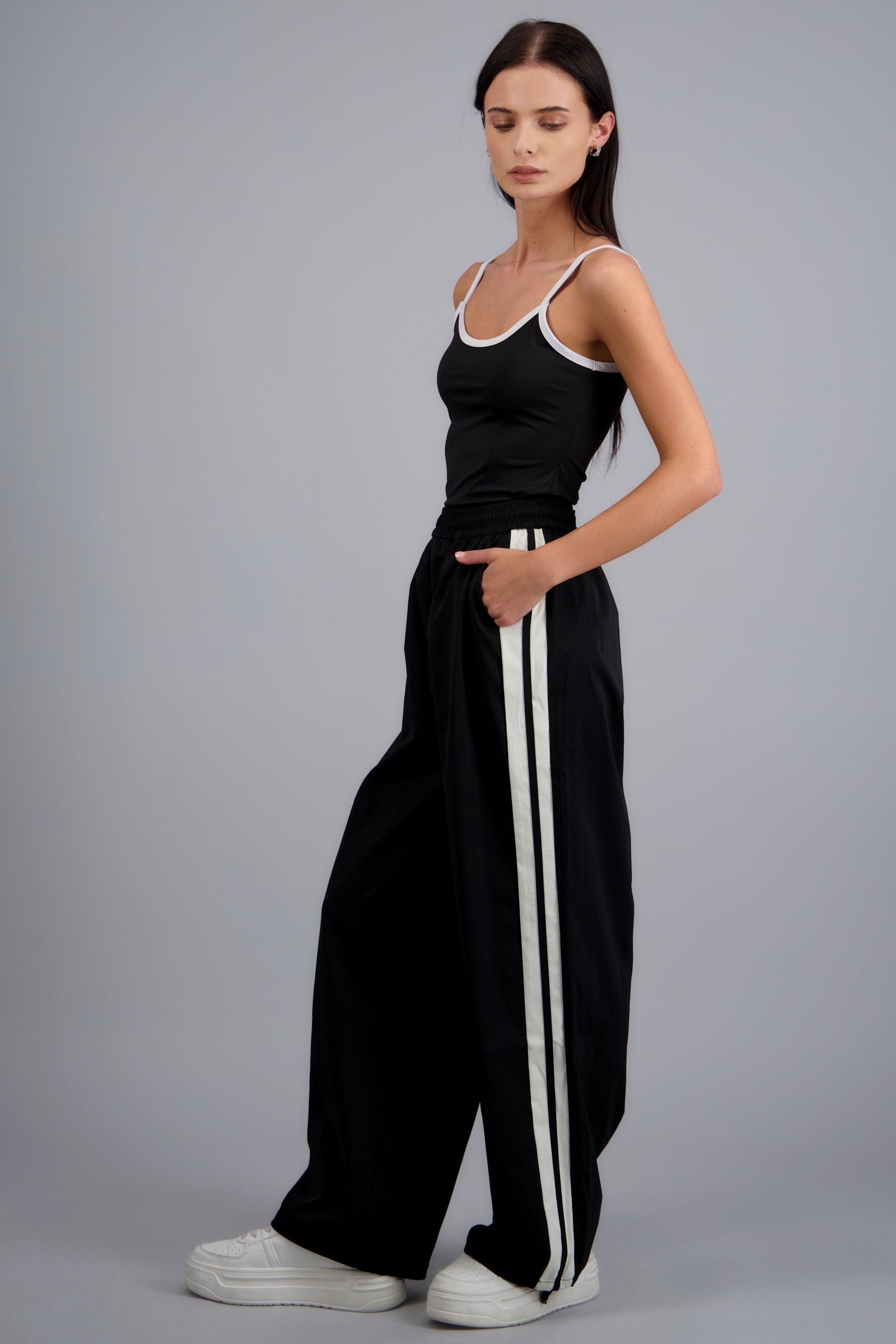 Pantalon rayas en costados NEGRO