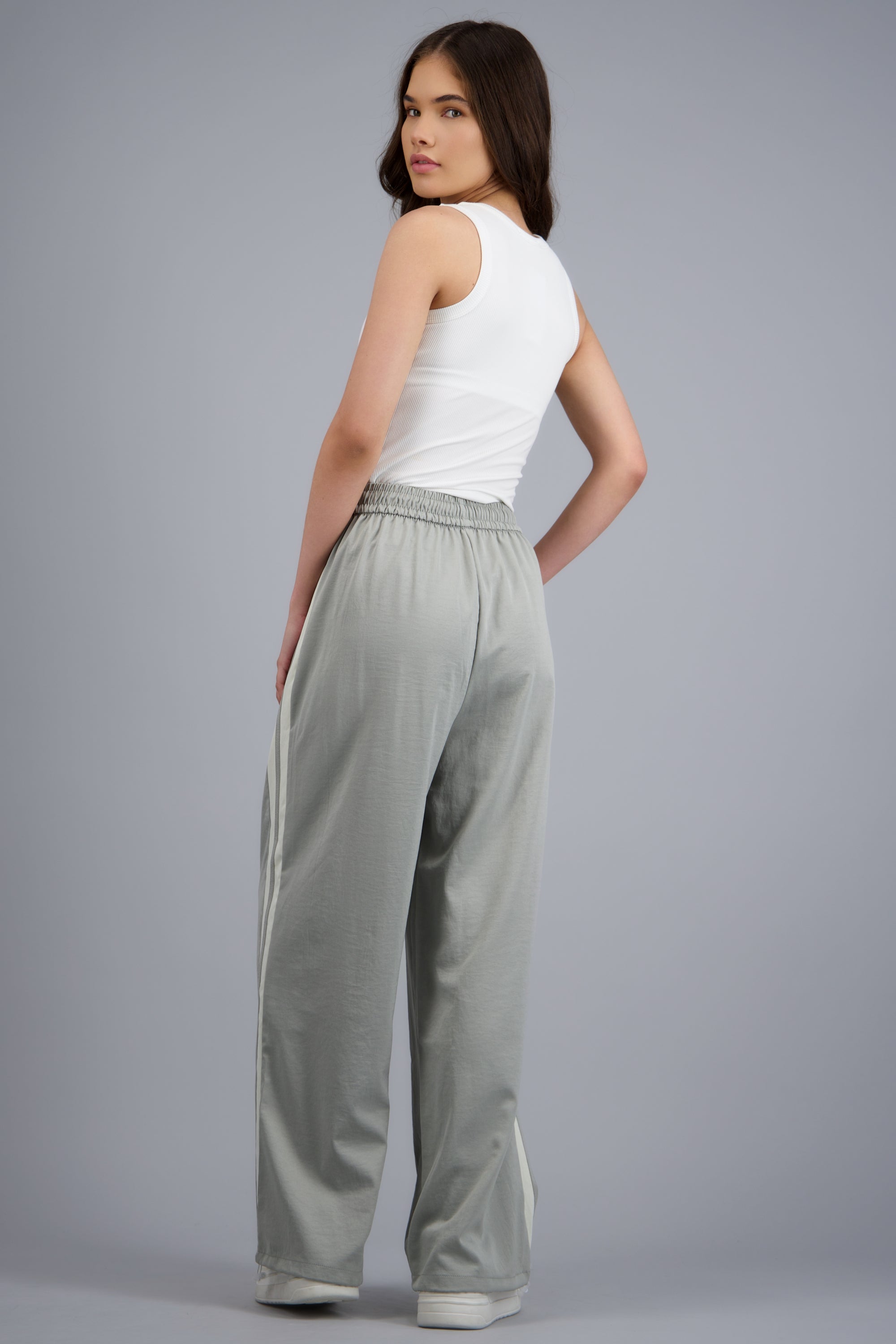 LIGHT GRAY