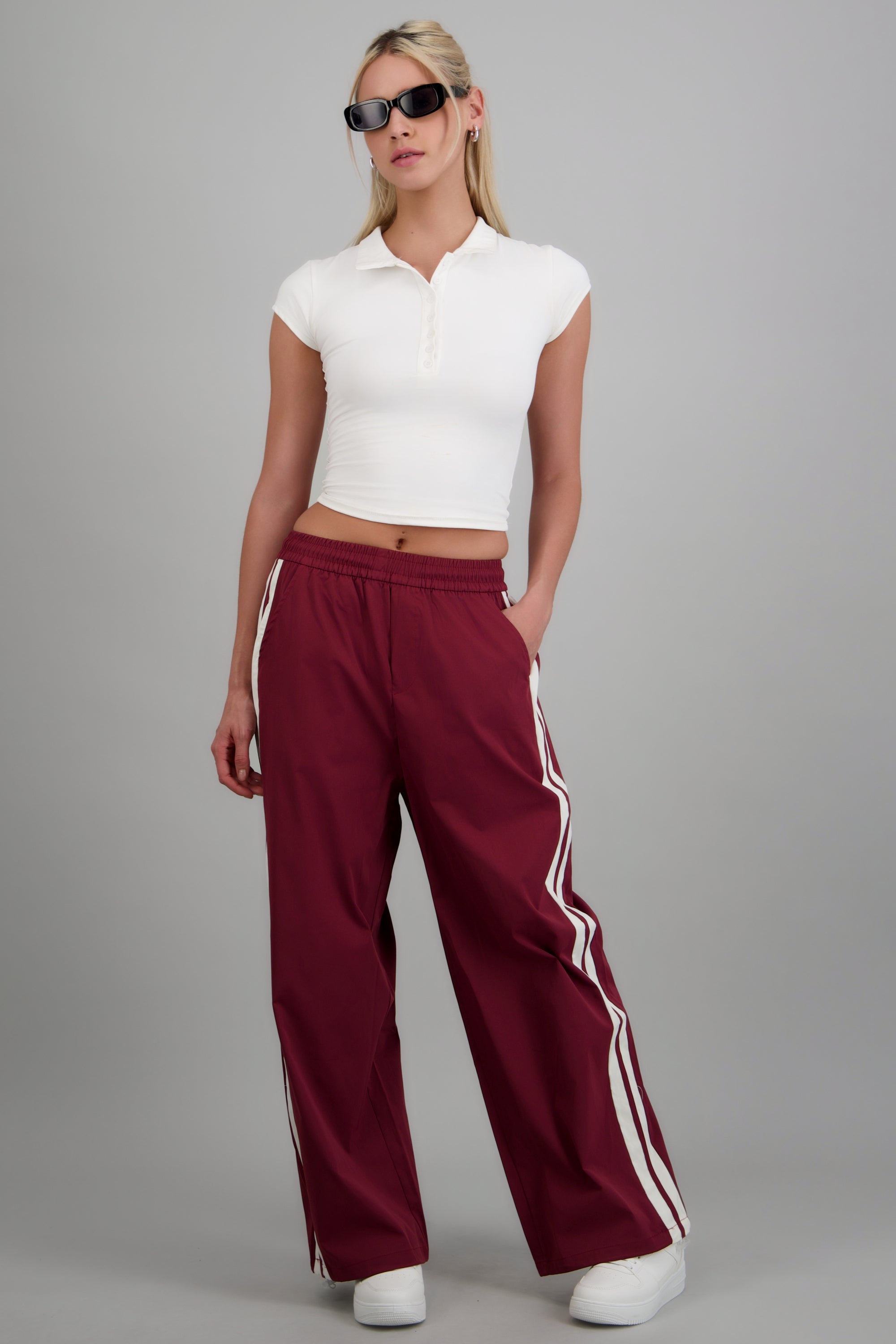 Pantalon rayas en costados VINO