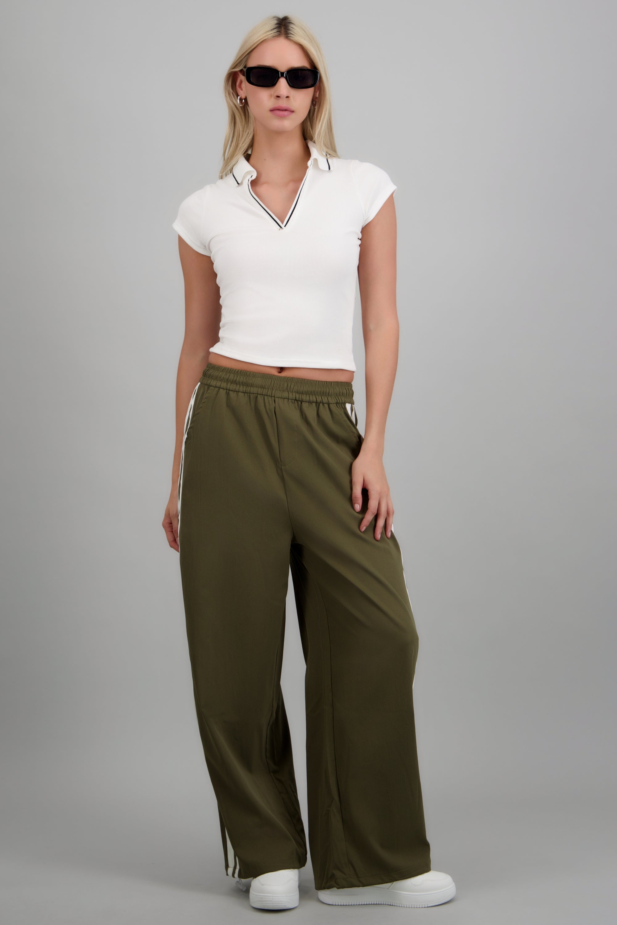 Pantalon rayas en costados OLIVO