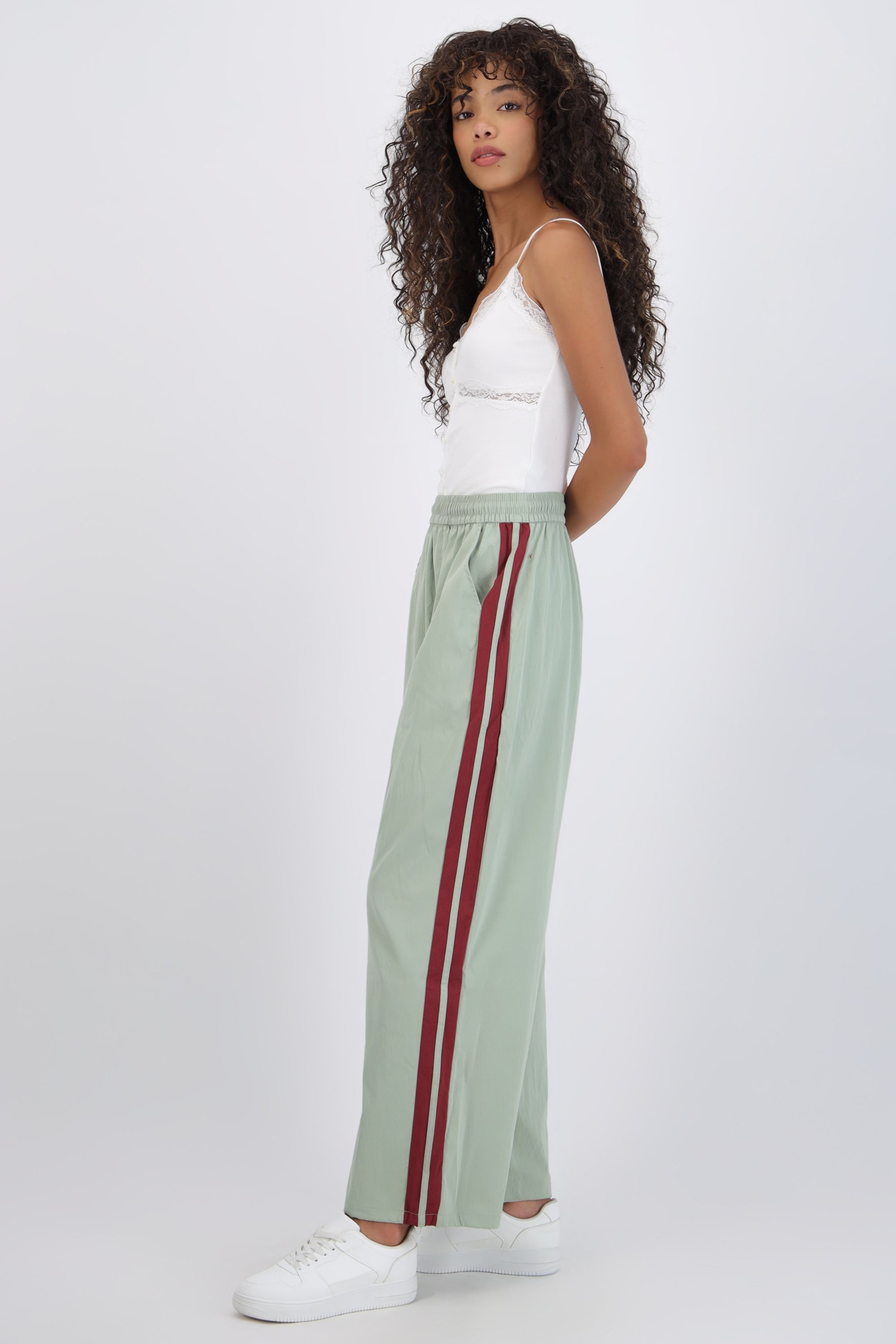 Pantalon rayas en costados