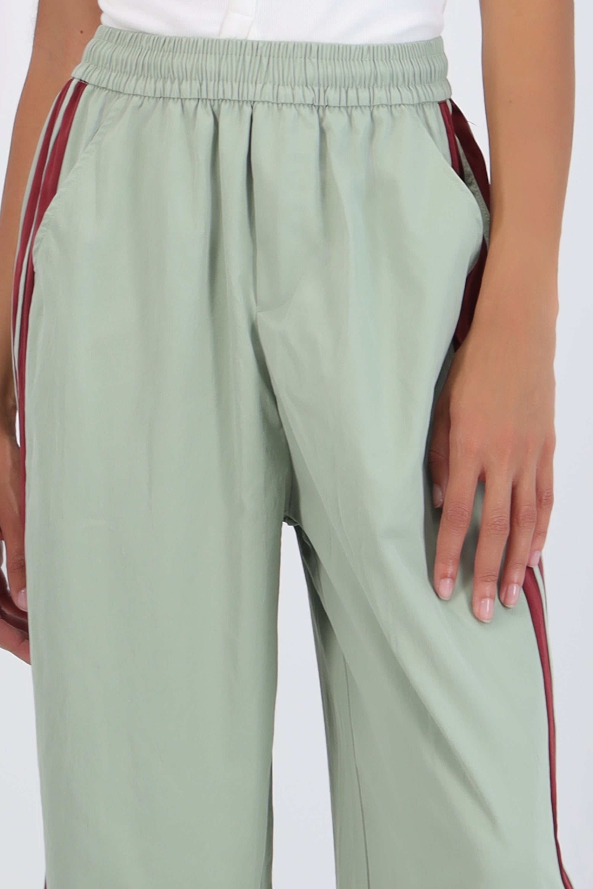 Pantalon rayas en costados