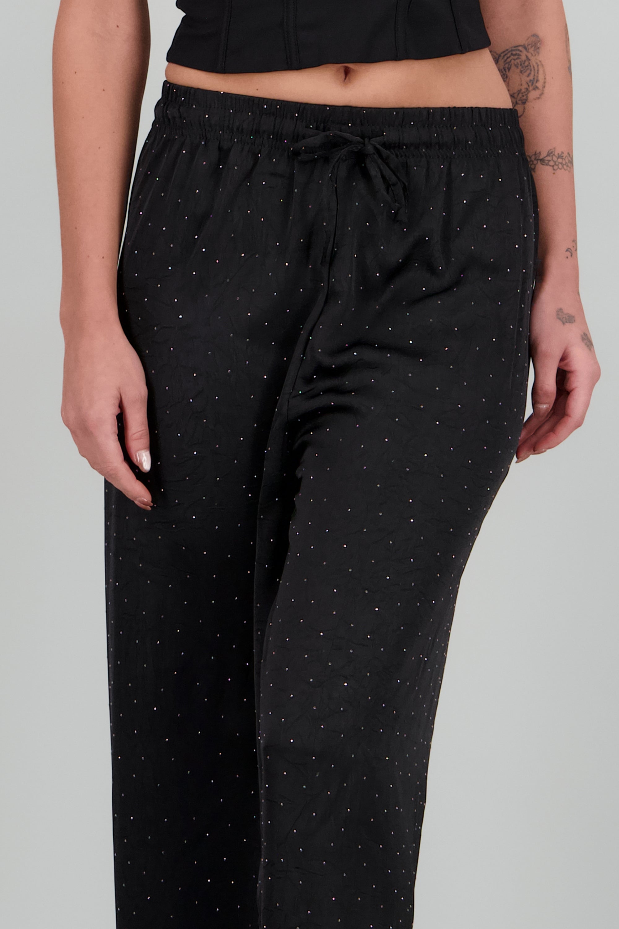 Pantalon satinado brillos NEGRO