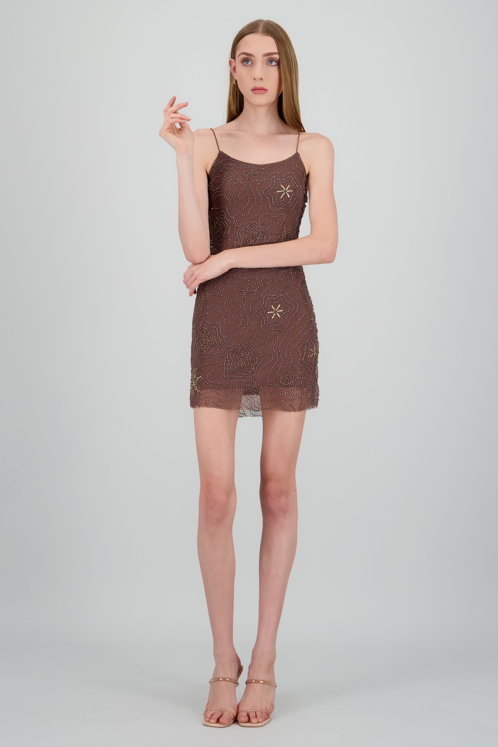 Vestido con detalle de aplicaciones CHOCOLATE