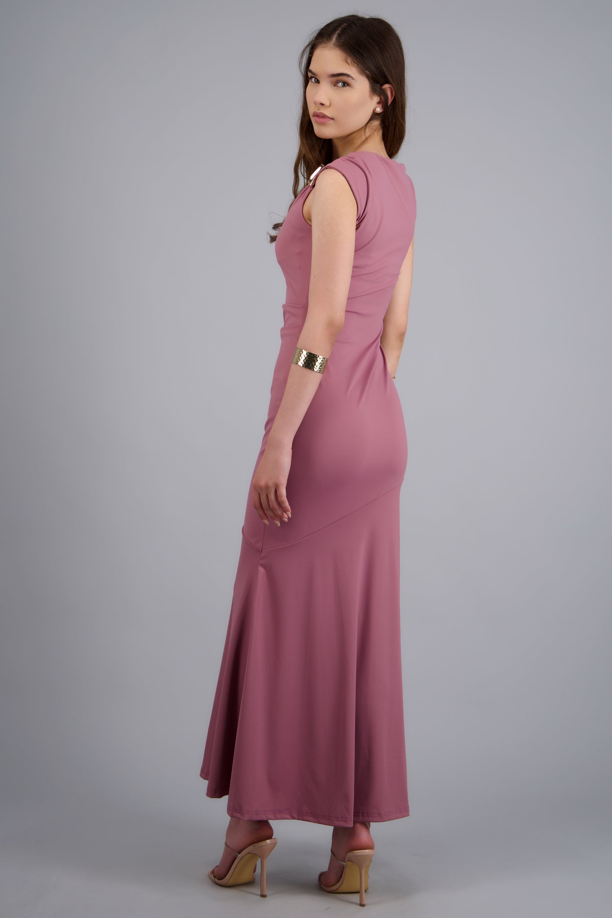 Vestido largo con detalle en el hombro MORADO