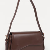 Bolsa baguette tapa asimétrica