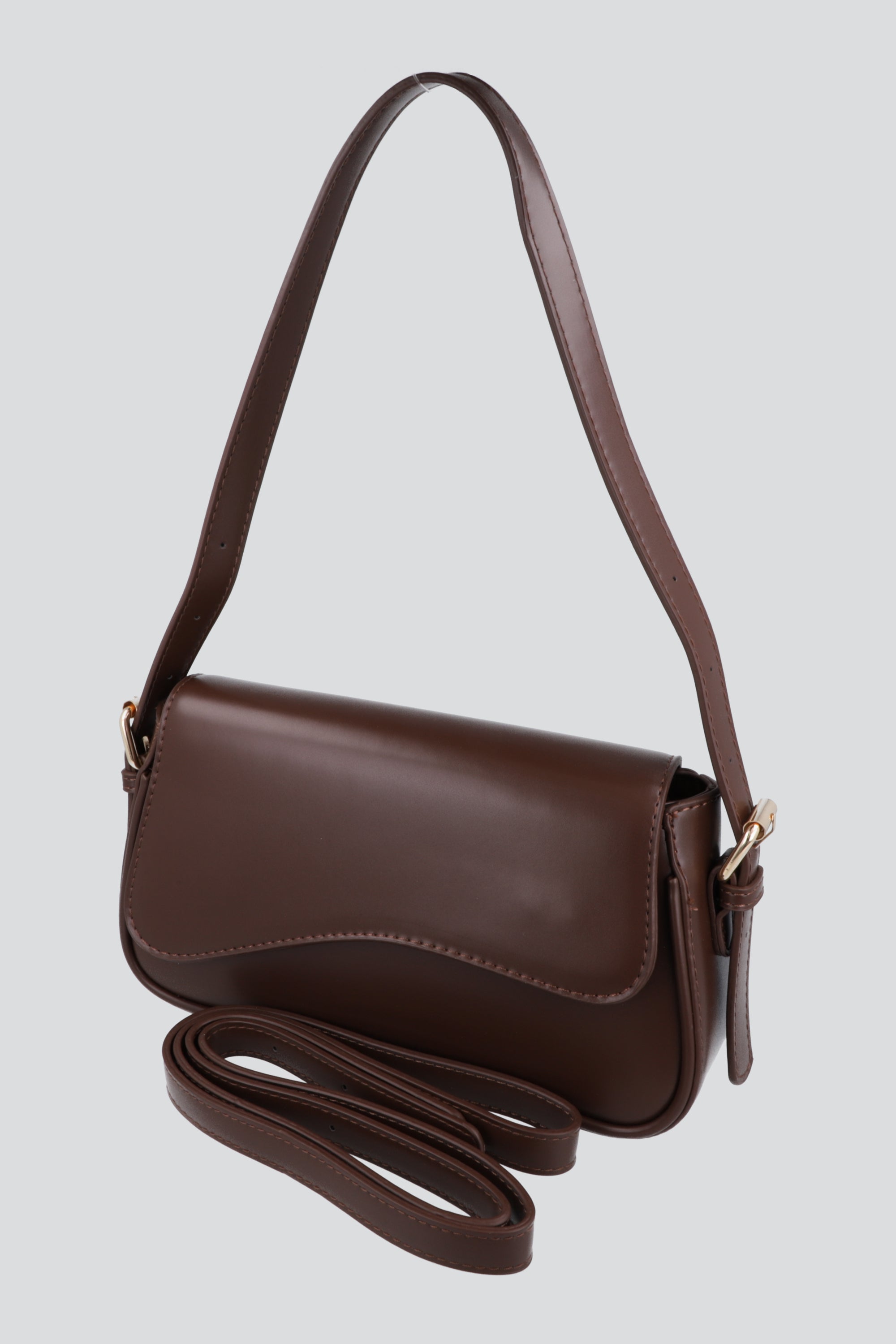 Bolsa baguette tapa asimétrica CHOCOLATE