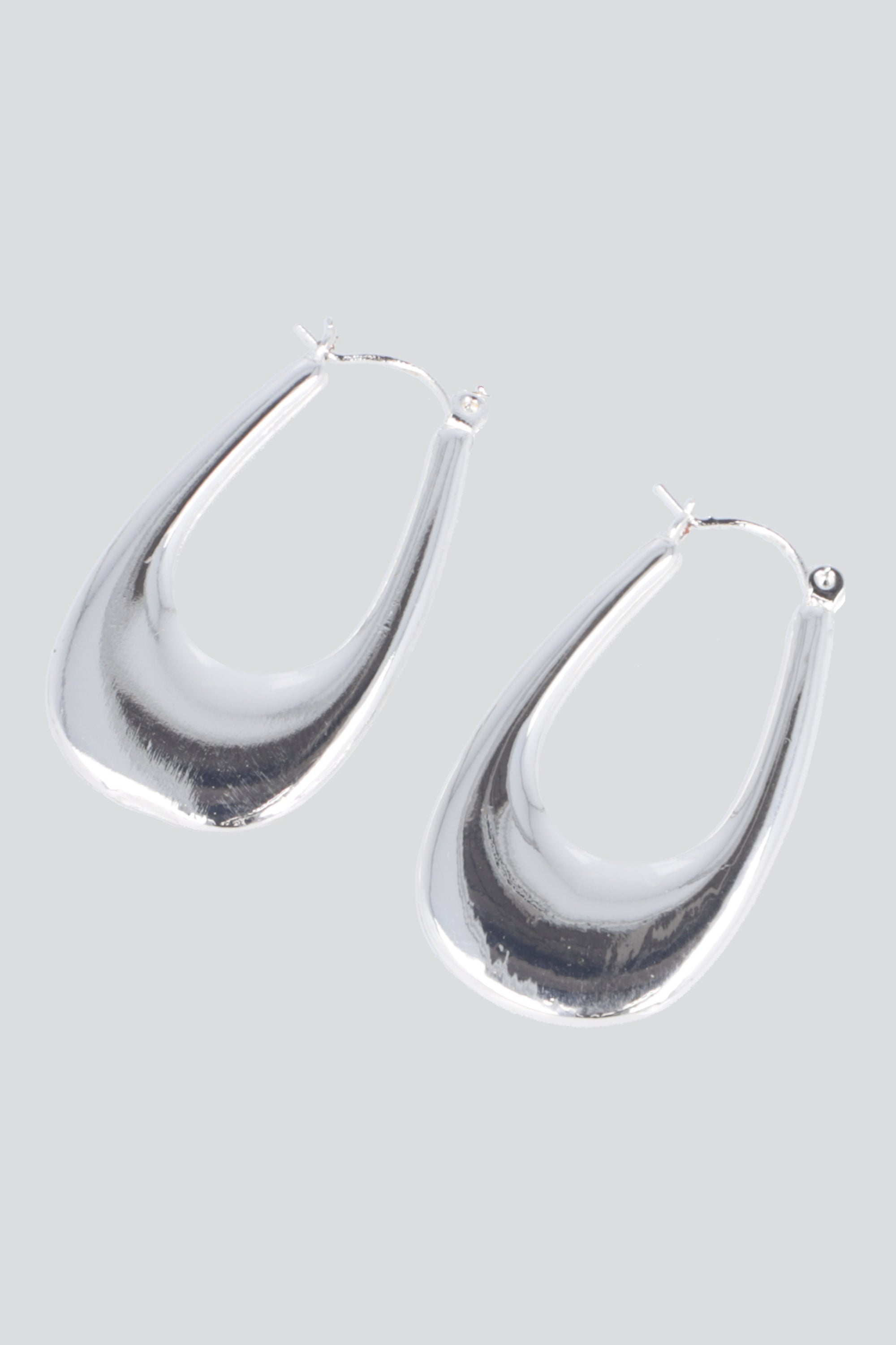 ARRACADAS OVALADAS PQ PLATA