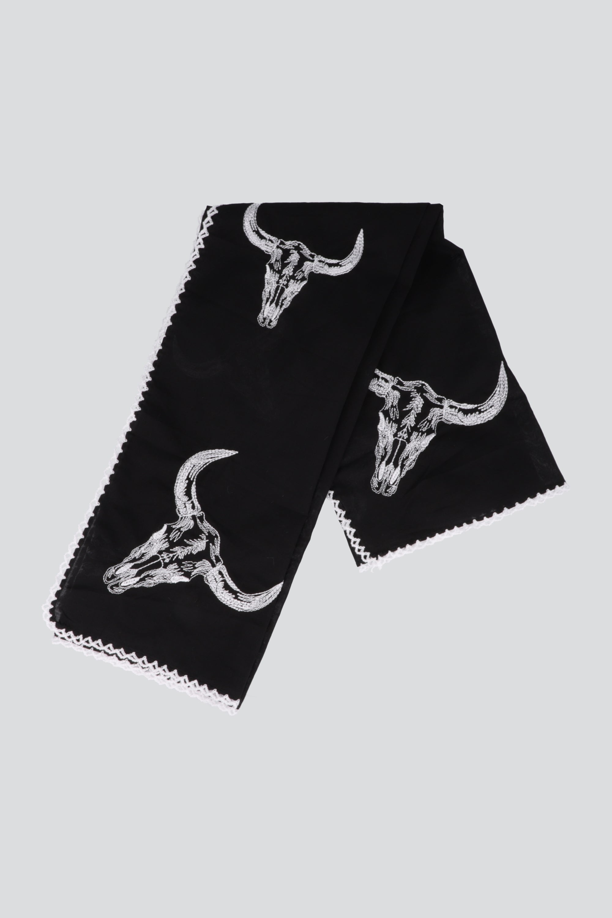 Pañuelo craneo vaca bordado NEGRO