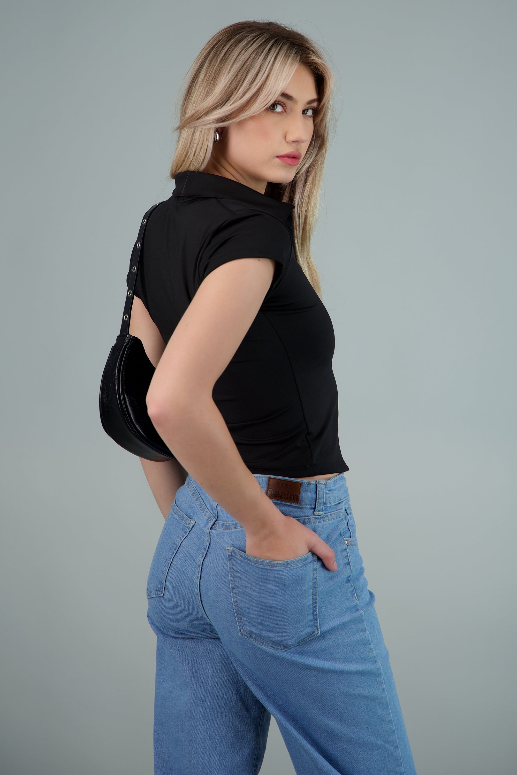 Top manca corta cuello polo NEGRO