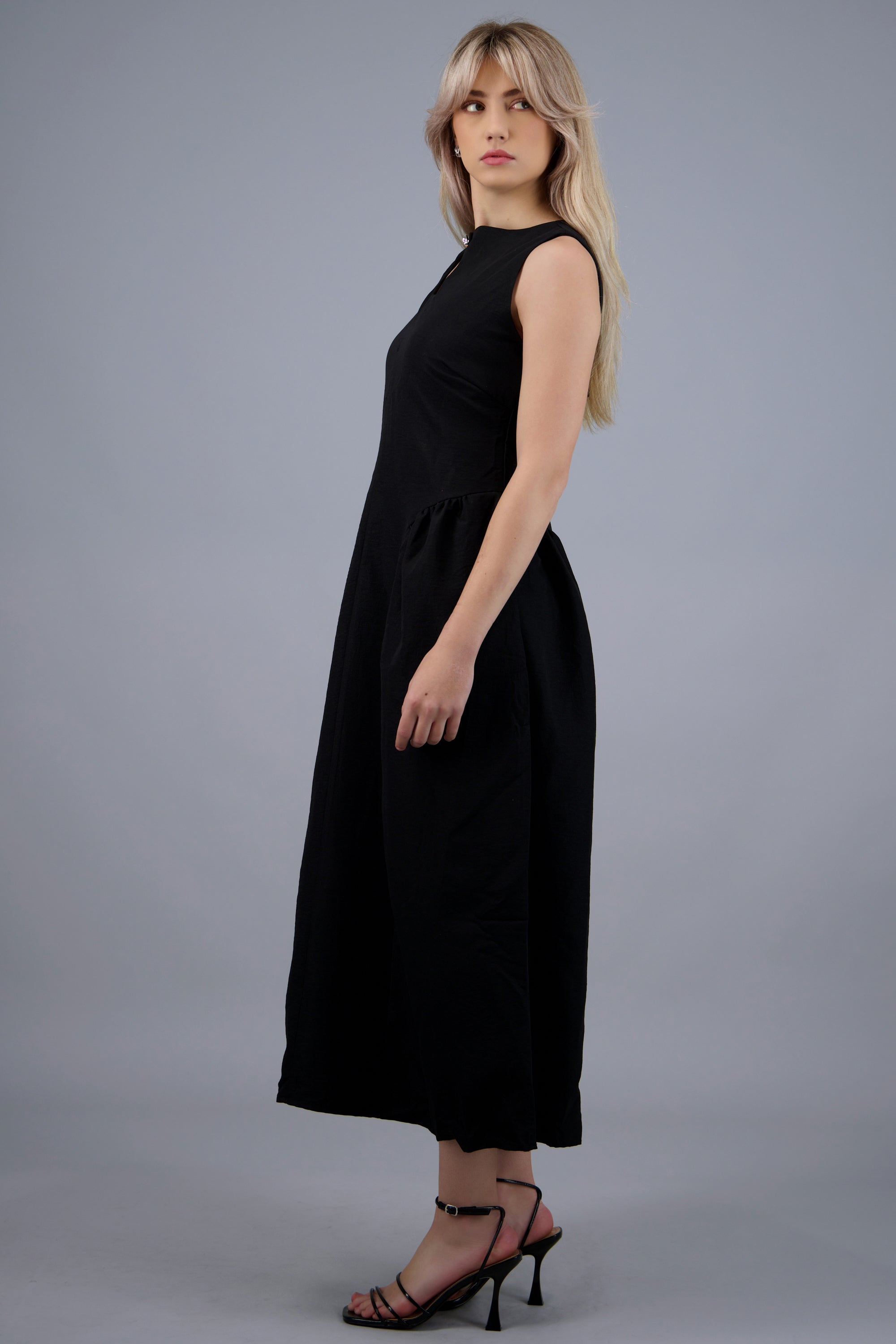 Vestido midi escote redondo NEGRO
