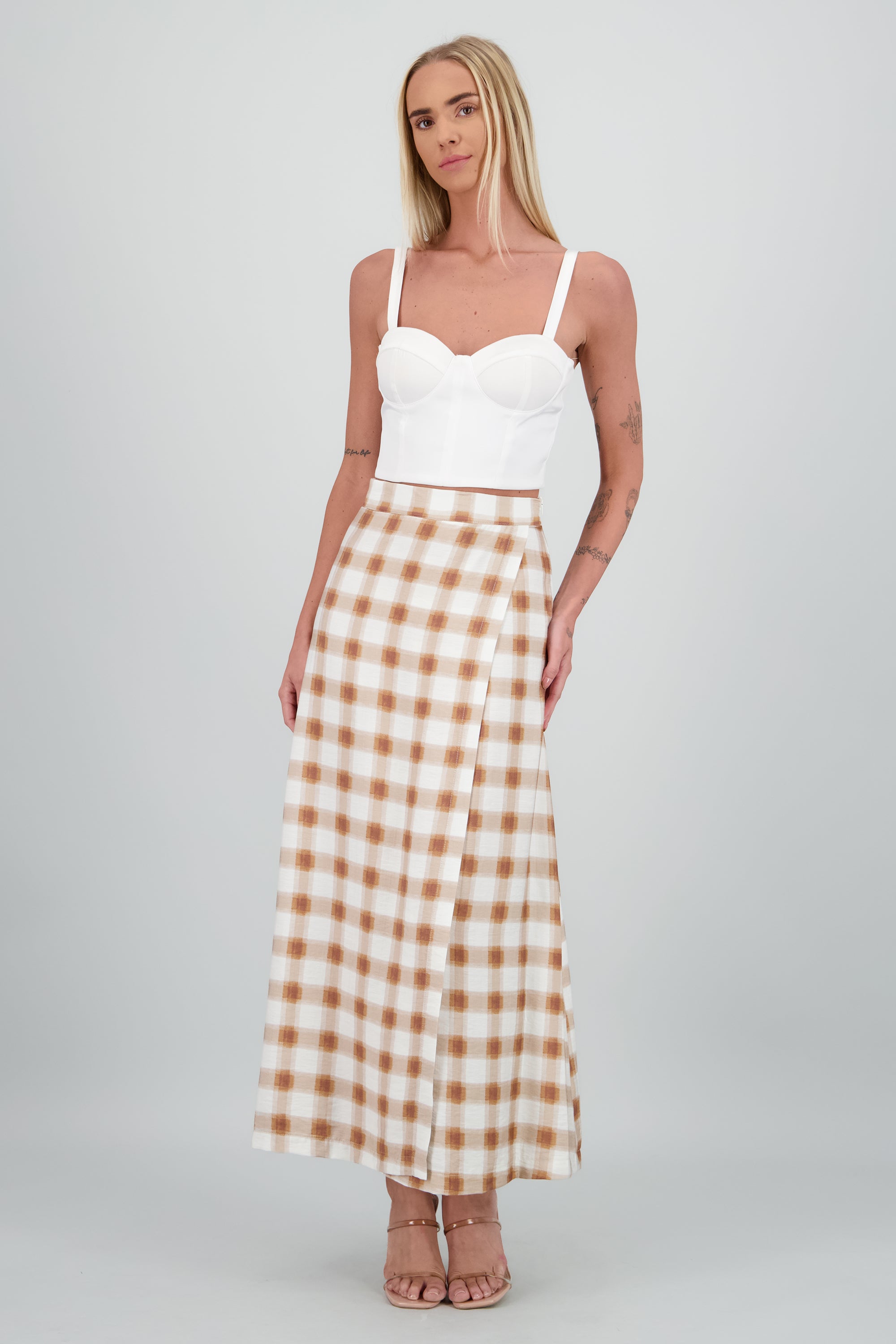 Falda maxi envolvente de cuadros CAFE COMBO