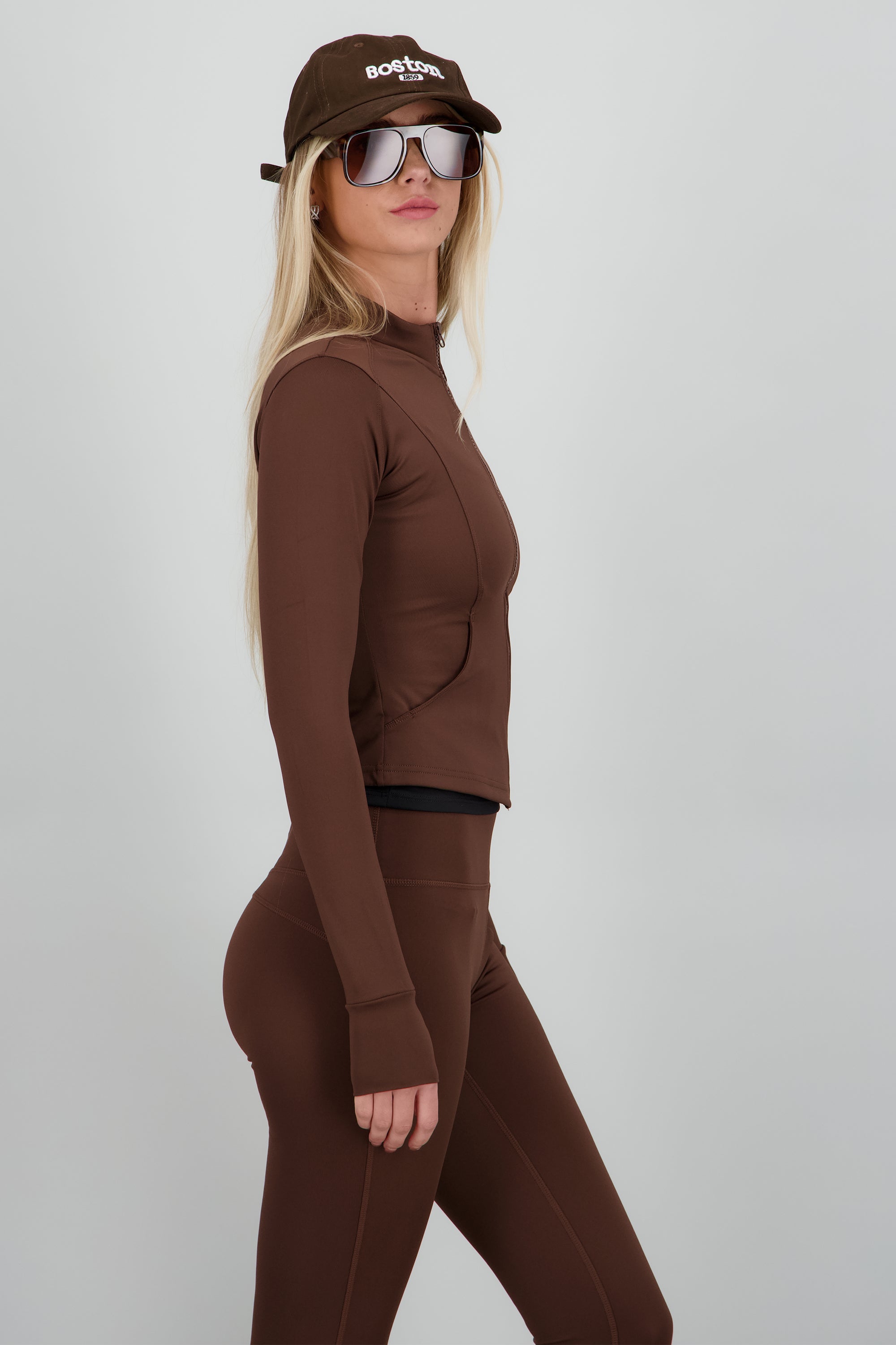 Chamarra deportiva con bolsas CAFE