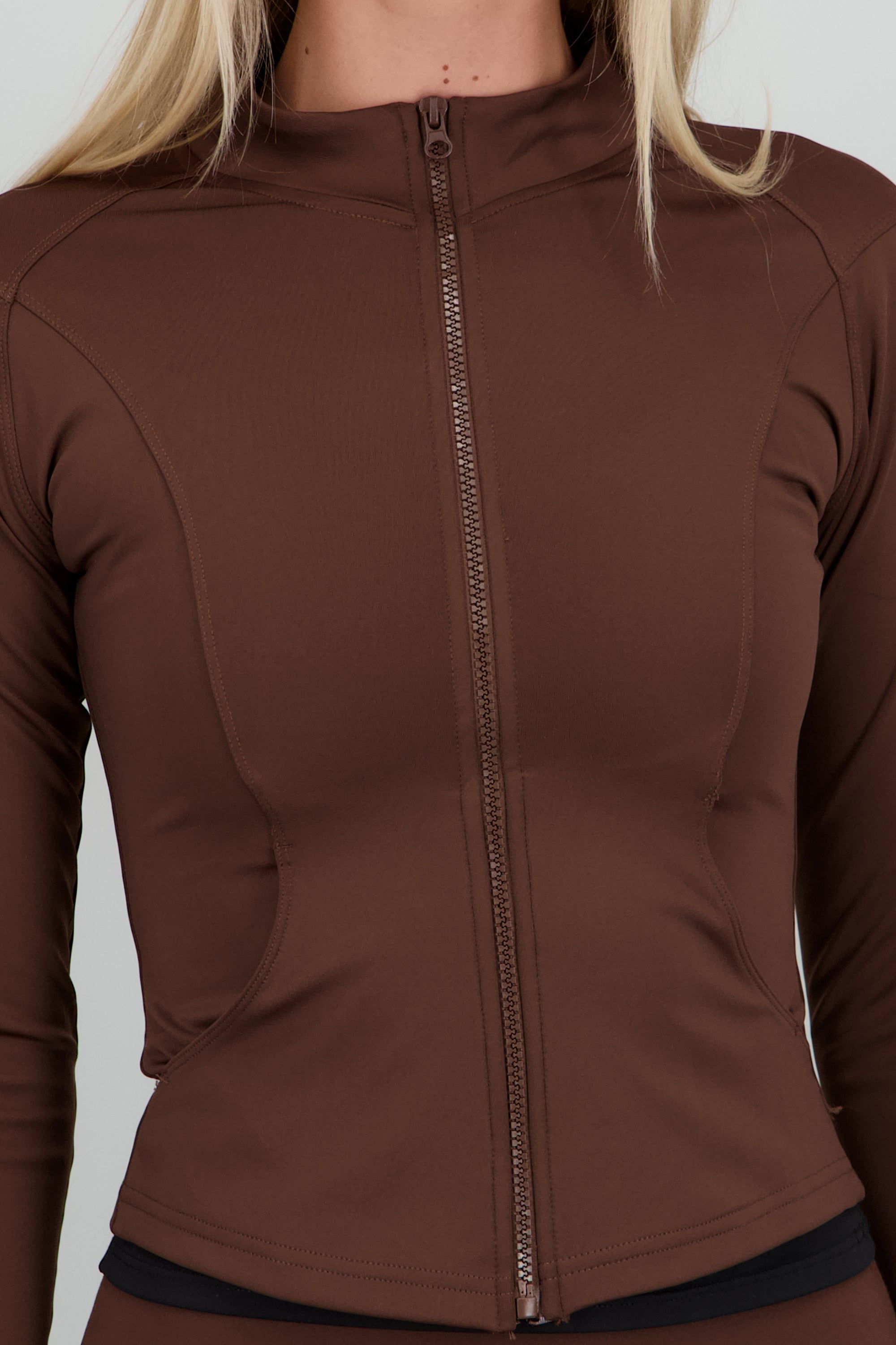 Chamarra deportiva con bolsas CAFE