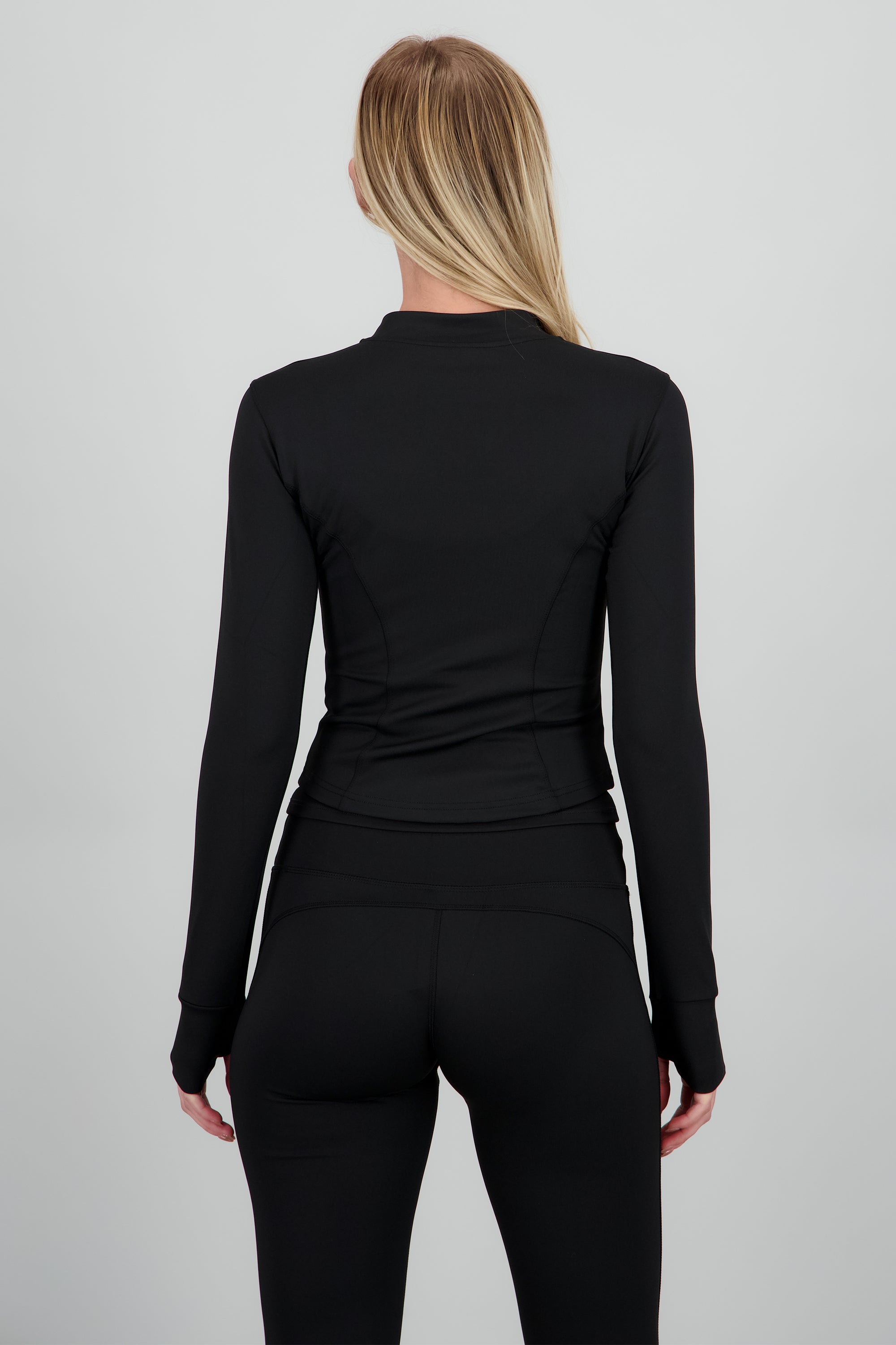 Chamarra deportiva con bolsas NEGRO