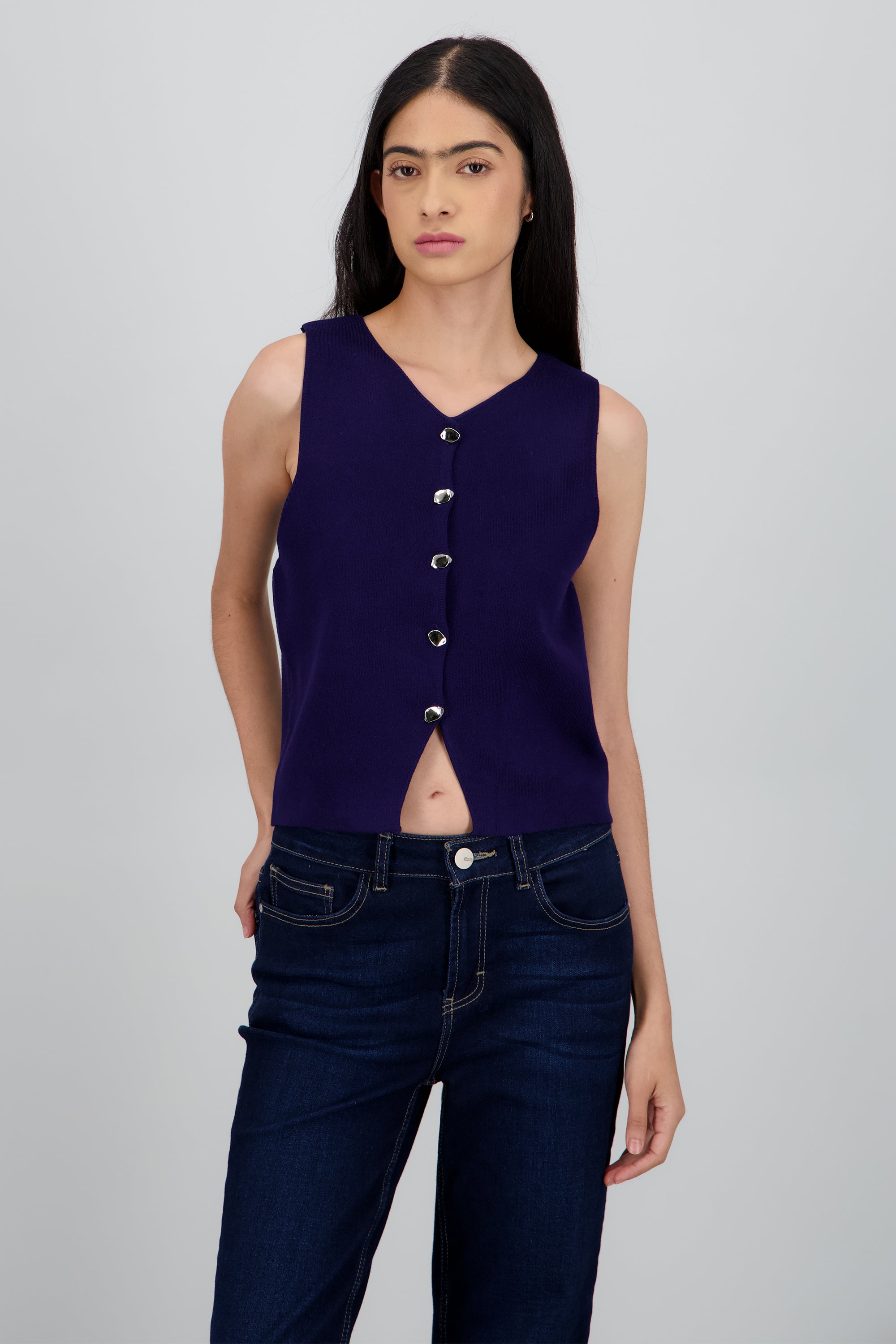 TOP TEJIDO CON DETALLE BOTONES MARINO