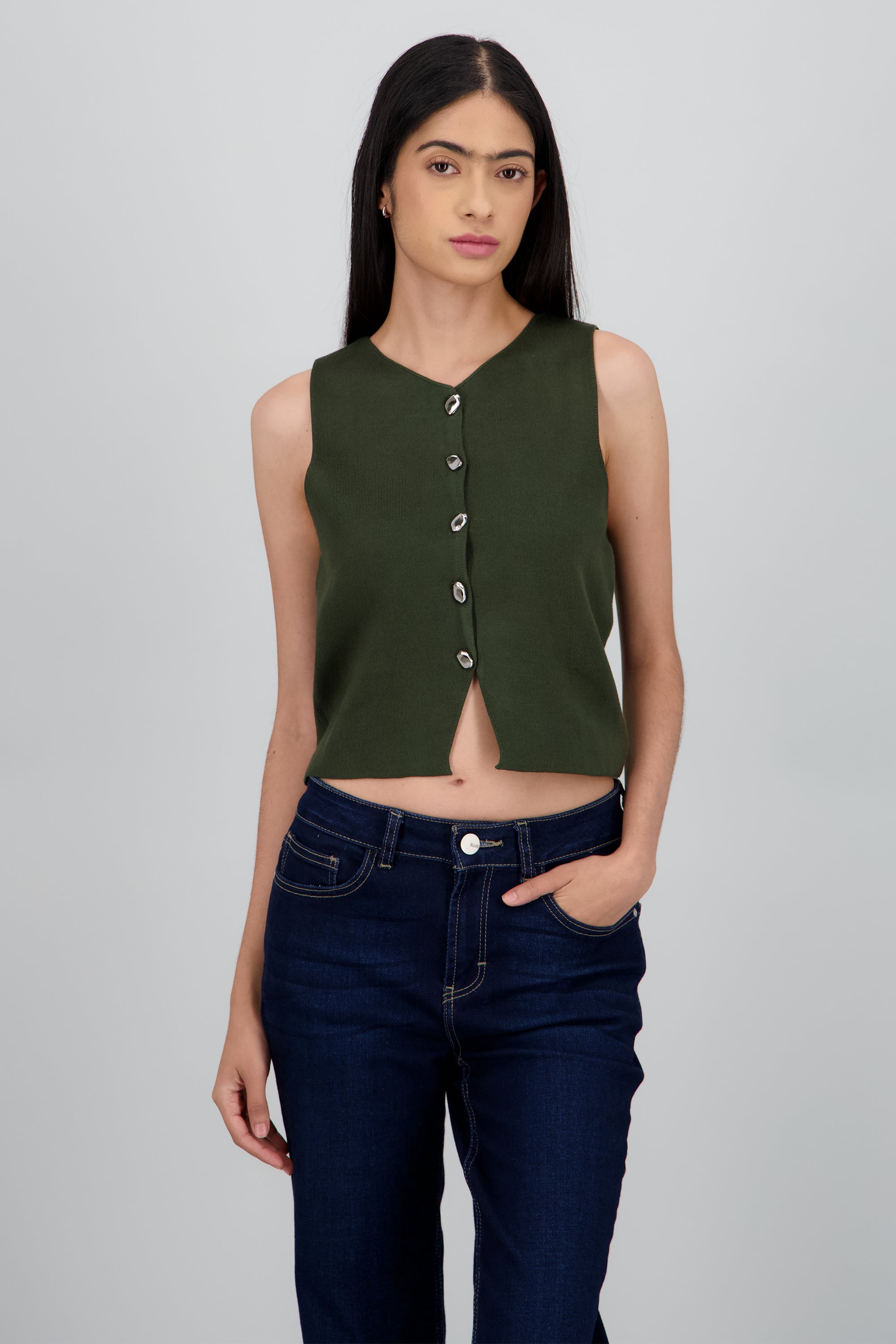 TOP TEJIDO CON DETALLE BOTONES OLIVO