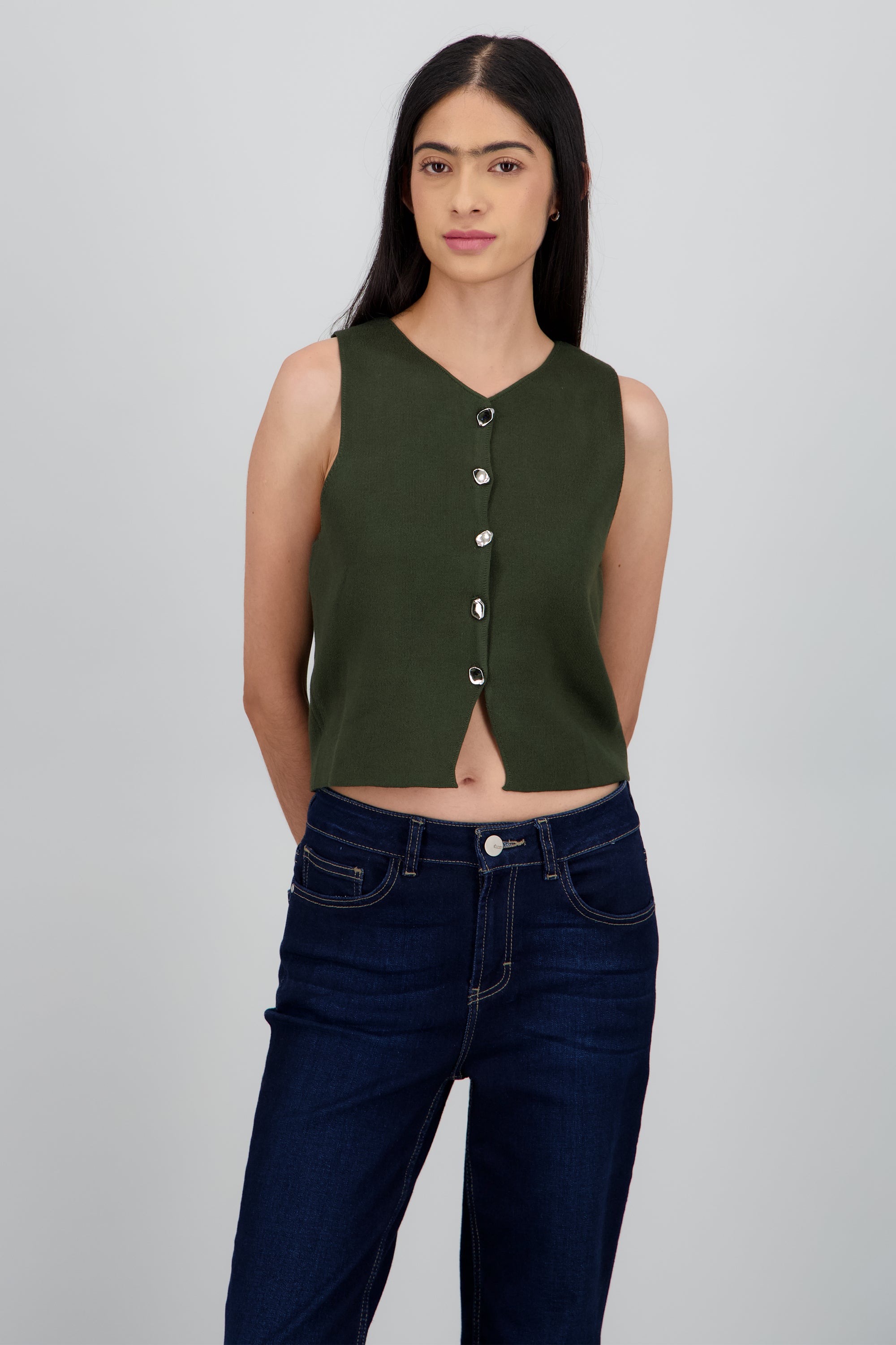 TOP TEJIDO CON DETALLE BOTONES OLIVO