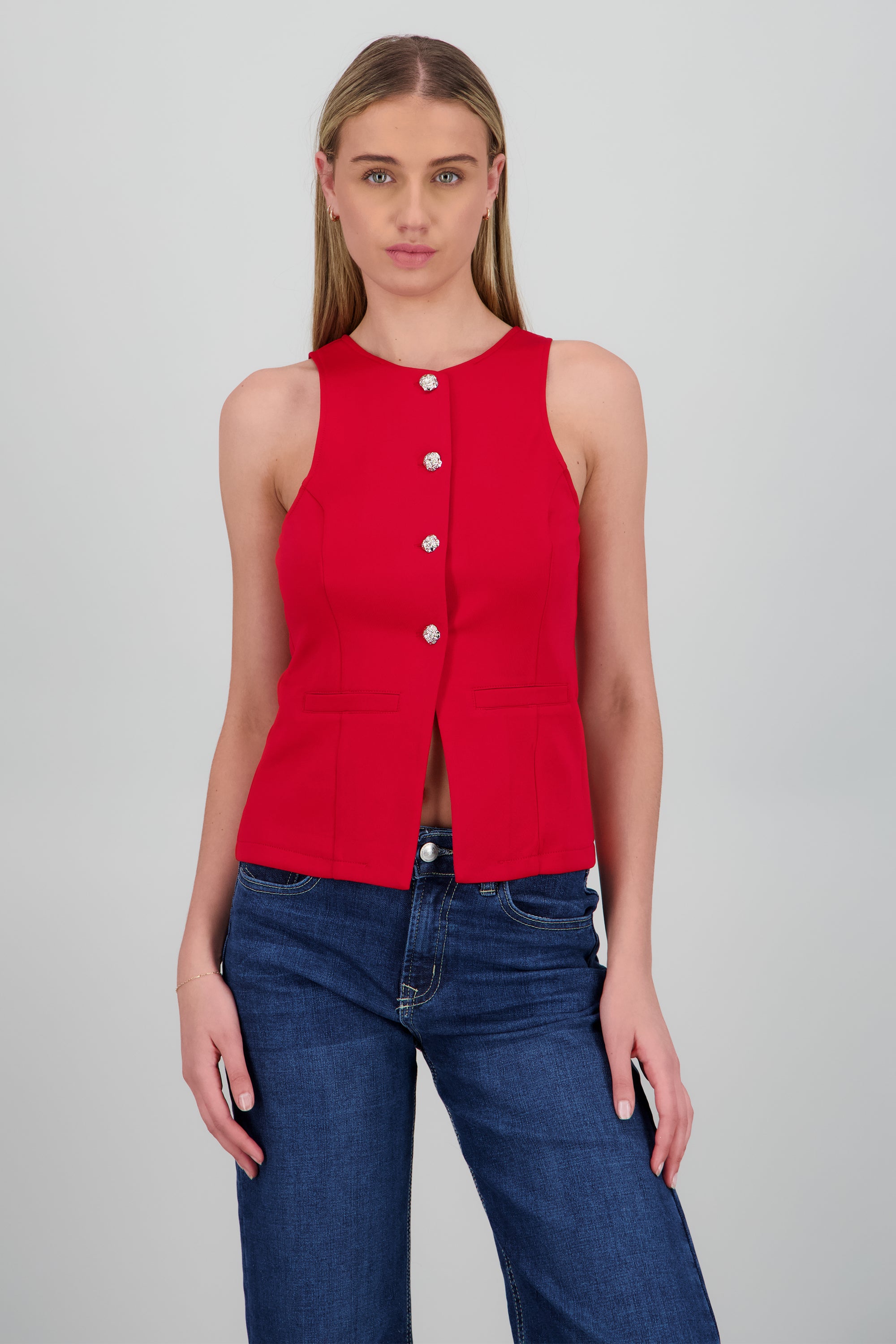 Chaleco detalle botones flor ROJO