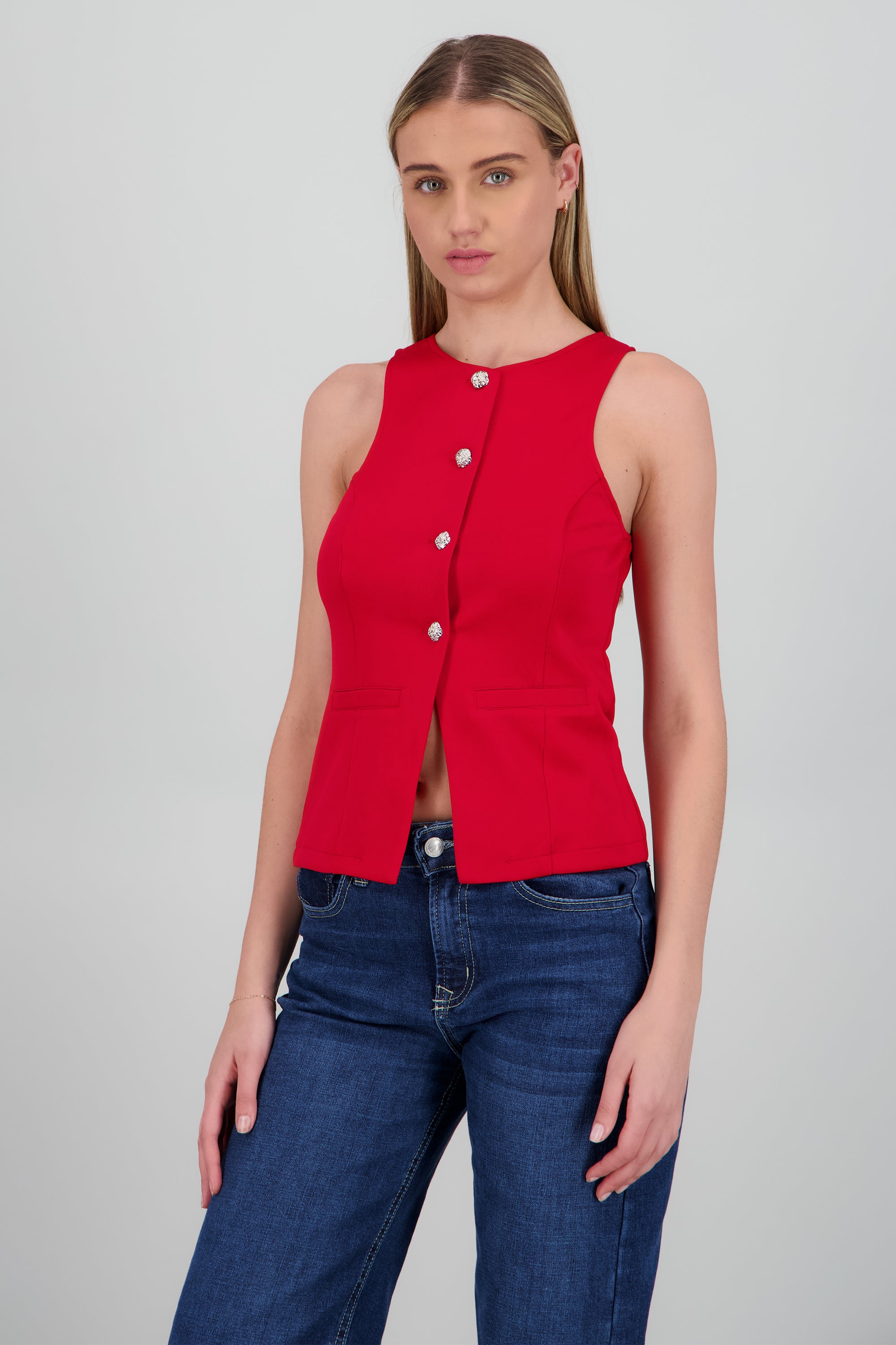 Chaleco detalle botones flor ROJO