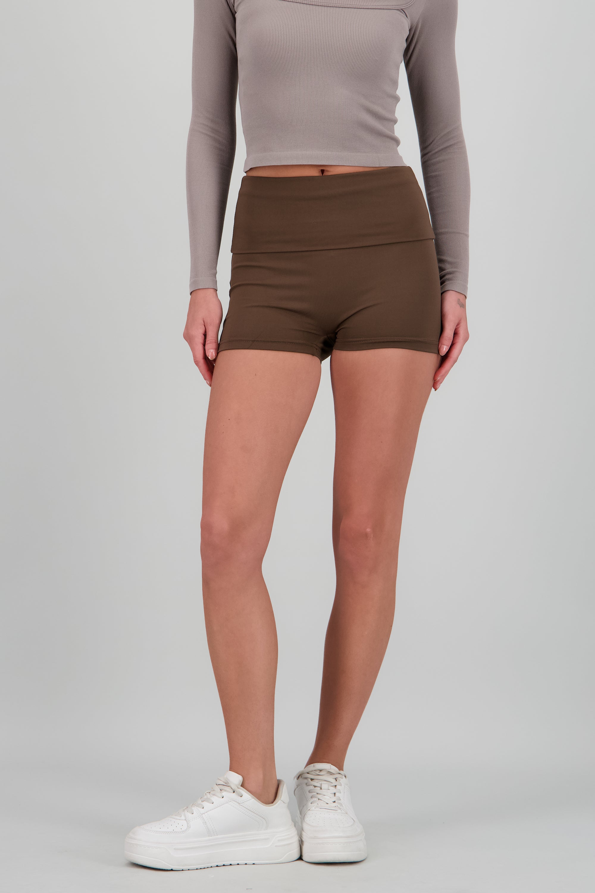 Short mini doblez liso CAFE