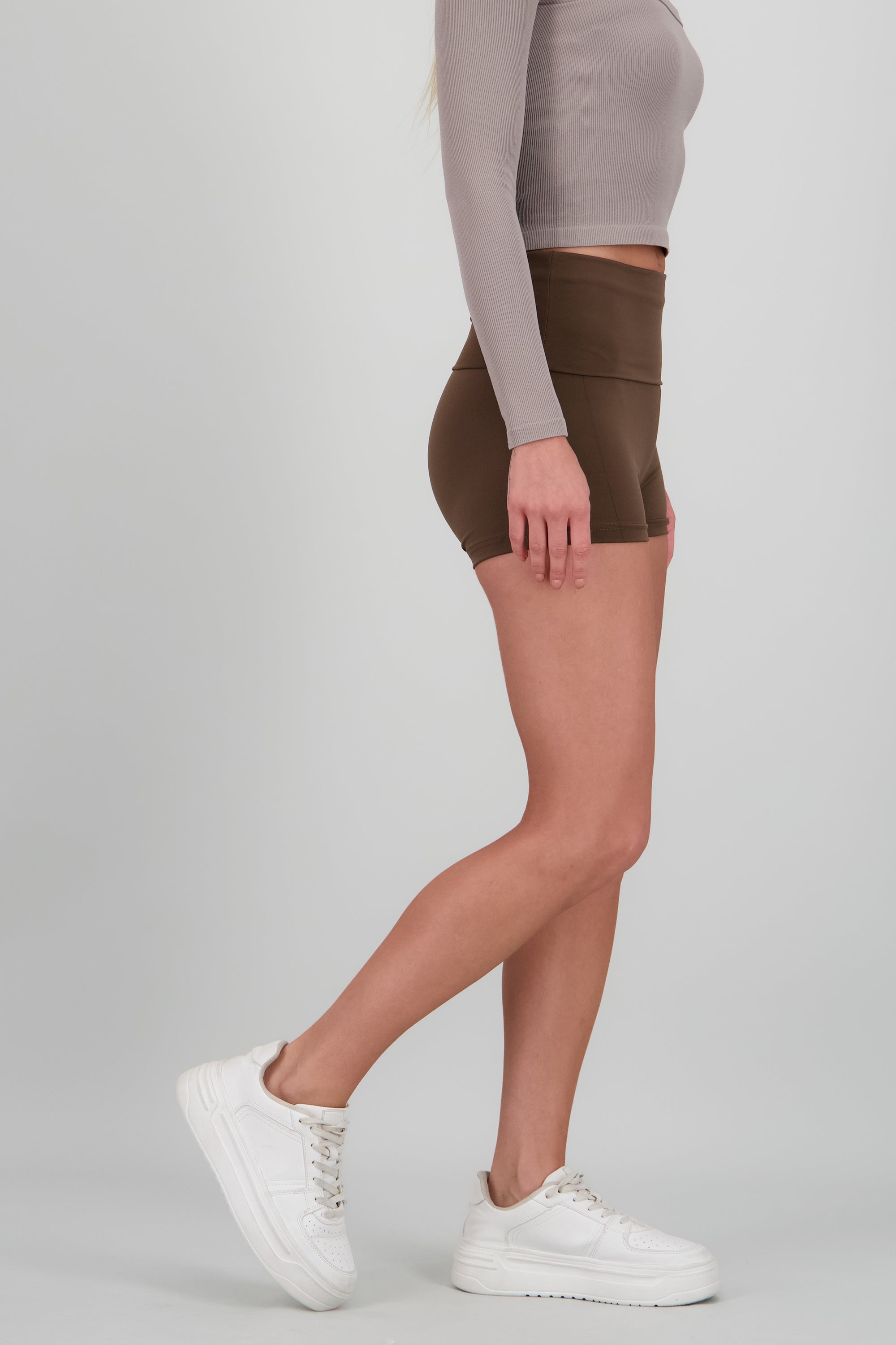 Short mini doblez liso CAFE