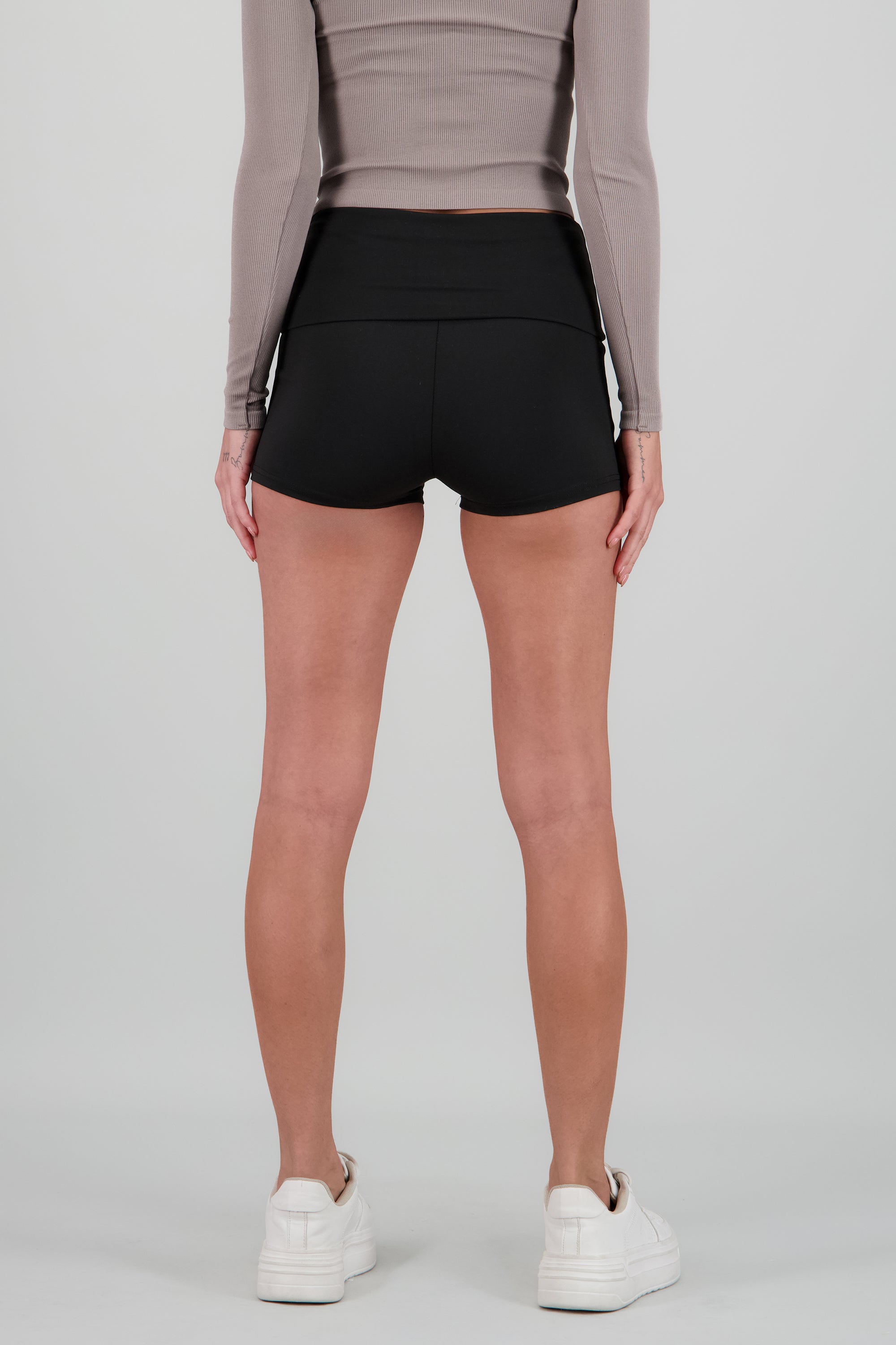 Short mini doblez liso NEGRO