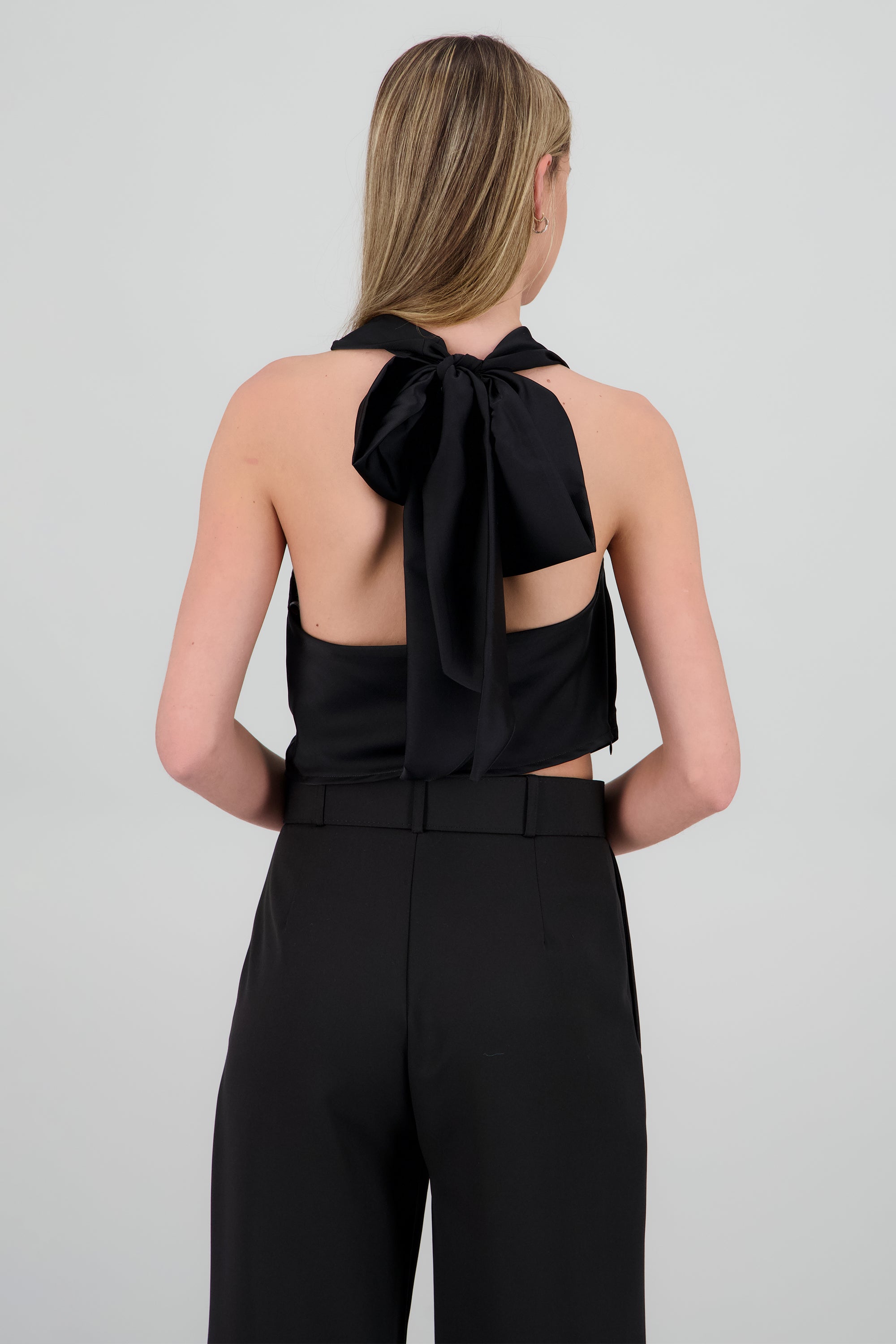 Top halter drapeado satin NEGRO